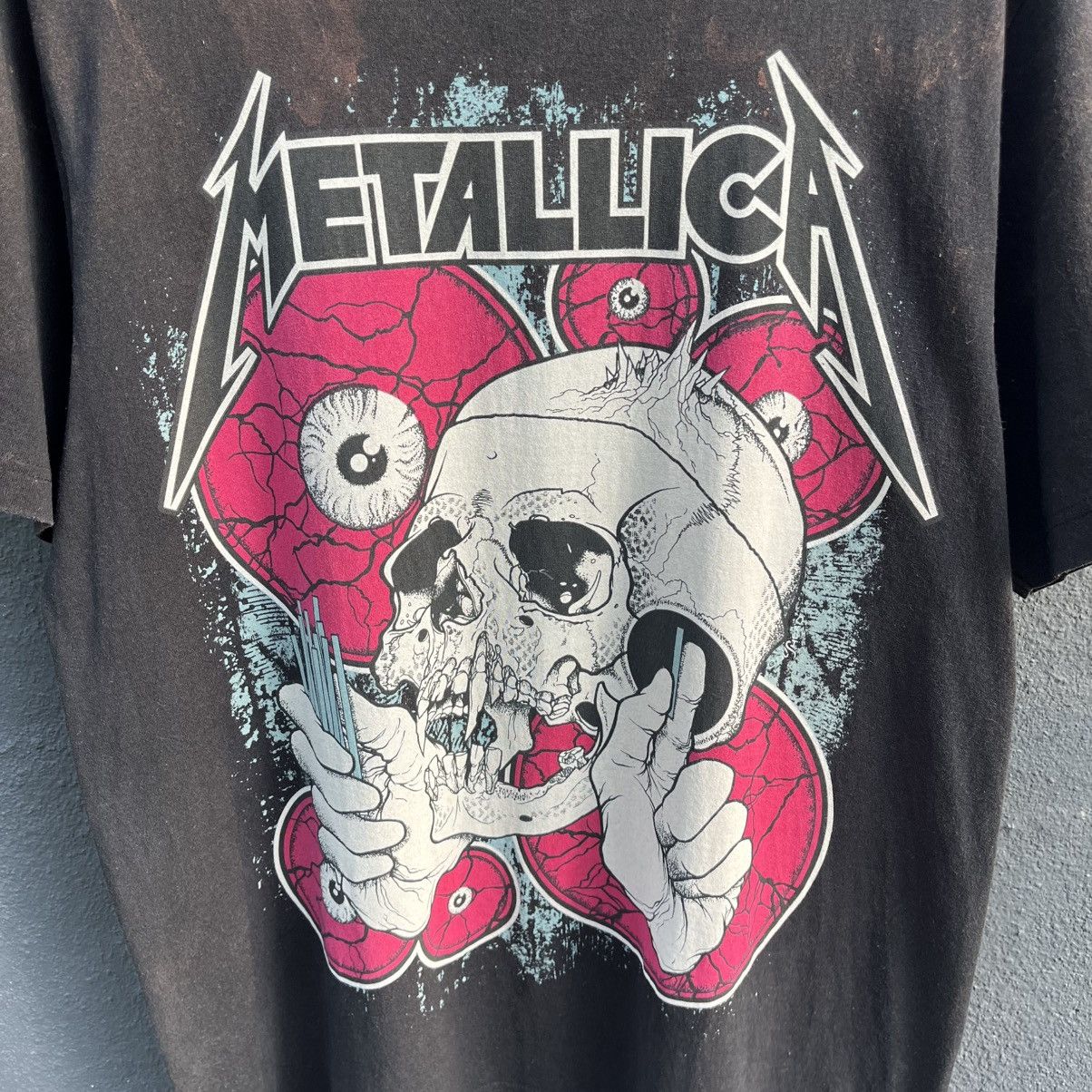 Metallica Thrashed Faded Metallica X Uniqlo Japanese Brand Tee Size US XL / EU 56 / 4 - 2 Thumbnail