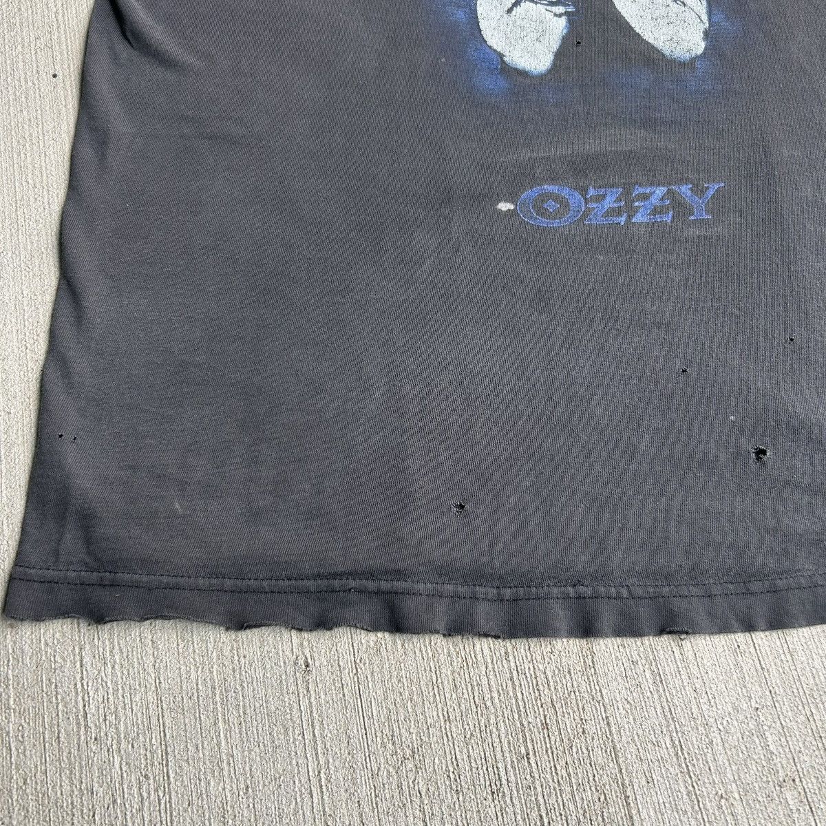 Vintage Vintage 1996 Ozzy Osborne Tour T Shirt Size US XL / EU 56 / 4 - 6 Thumbnail