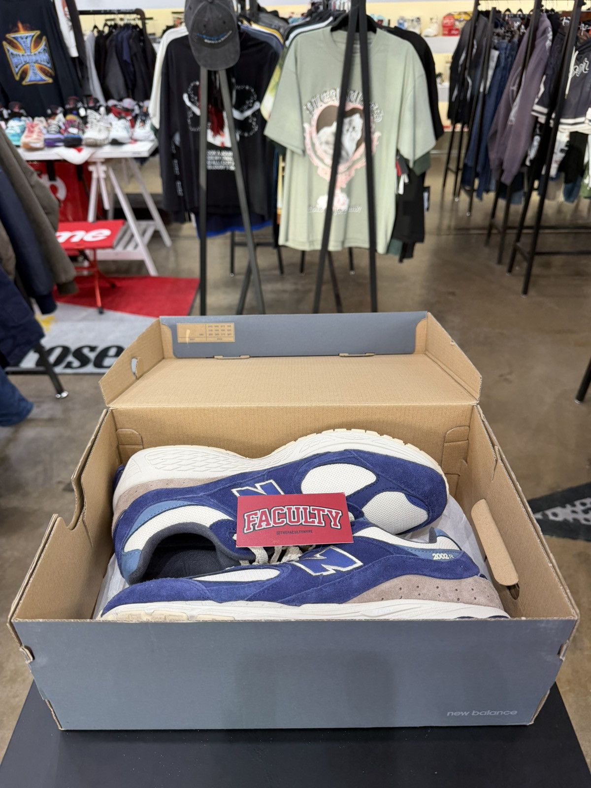 New Balance New Balance 2002R Light Cream Purple Size 10.5 (2022) Size US 10.5 / EU 43-44 - 11 Thumbnail
