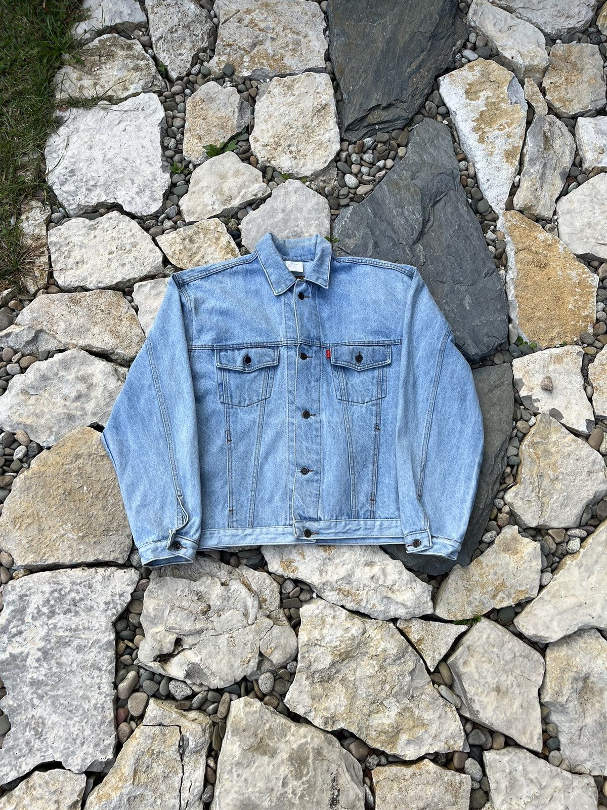 Vintage 80s Levi's denim distressed trucker jacket washed