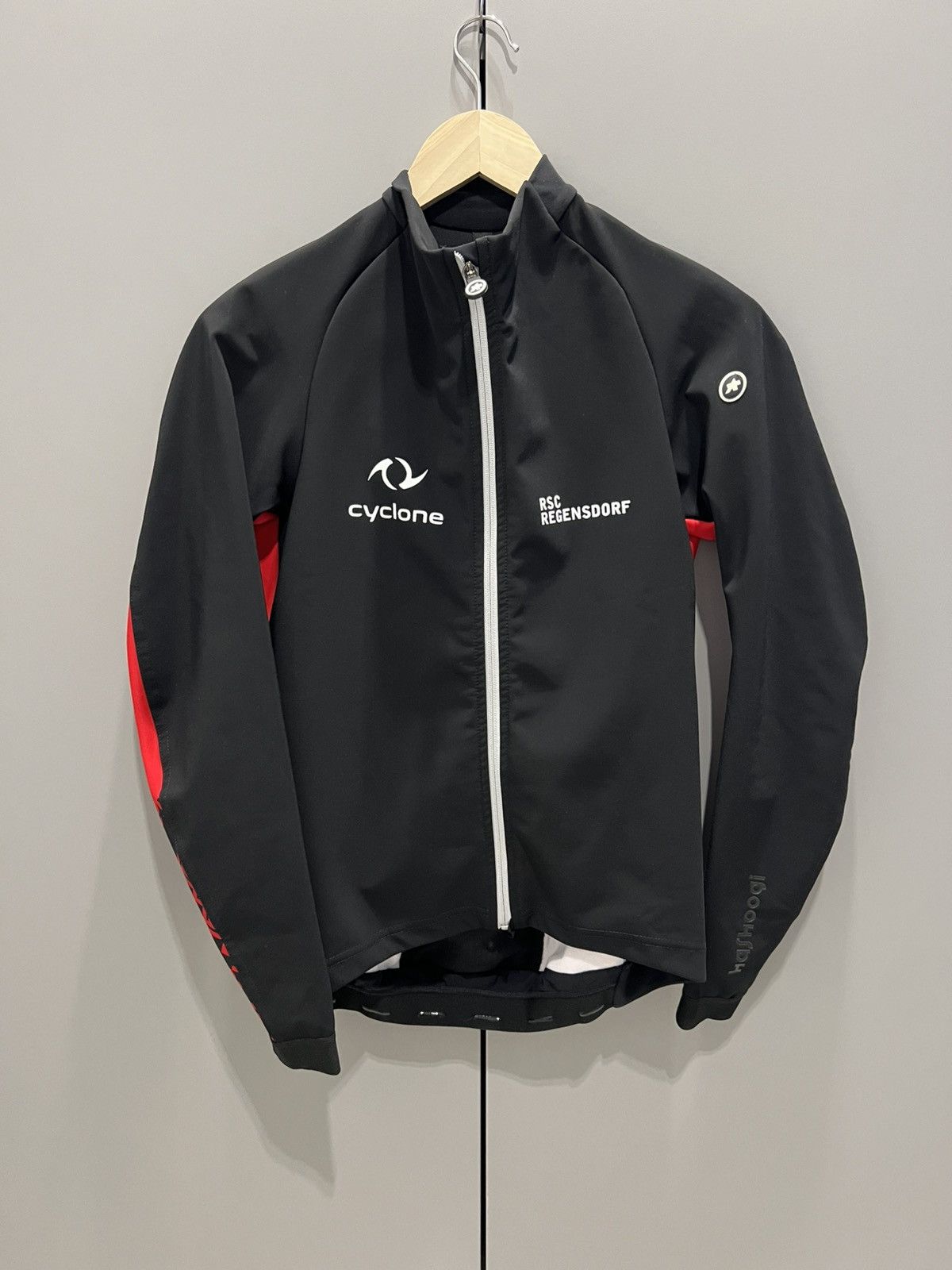 Asos ASSOS Bike Jacket Thermal Softshell Winter Windproof Size L Size US L / EU 52-54 / 3 - 2 Thumbnail
