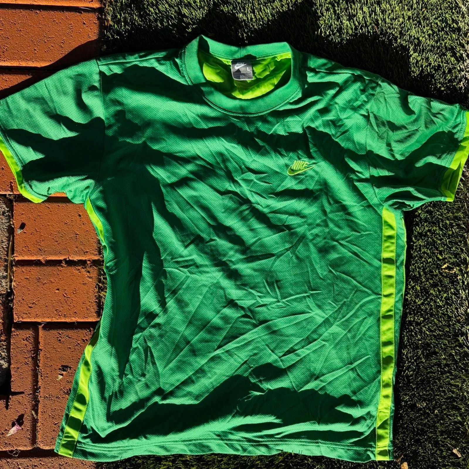 Nike Men's Large Nike Green Streetwear T-Shirt Size US L / EU 52-54 / 3 - 1 Thumbnail