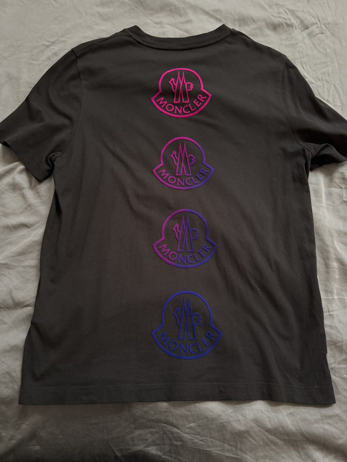 Moncler Moncler multi logo gradient t shirt Size US S / EU 44-46 / 1 - 2 Thumbnail