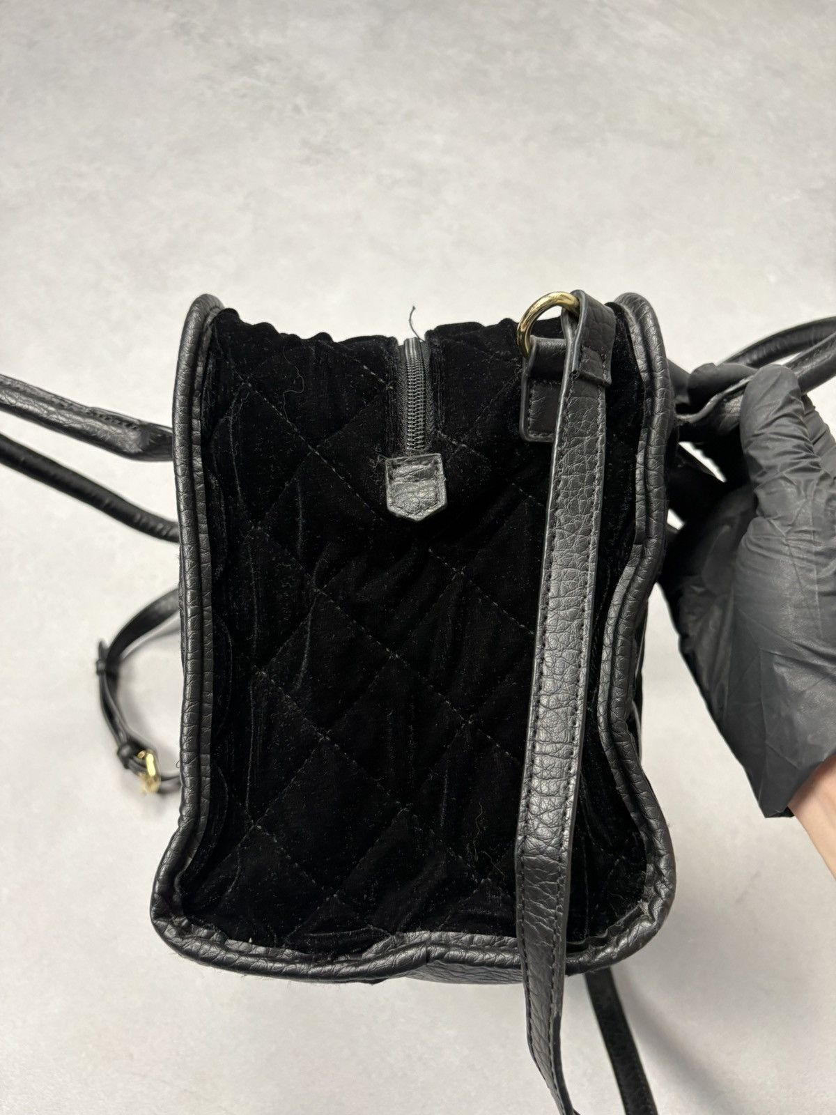 Juicy Couture Juicy Couture Vintage Velvet Heart Shoulder Crossbody Bag Size ONE SIZE - 5 Thumbnail