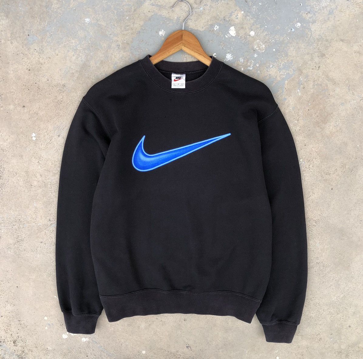 Vintage Vintage 90s Nike Big Swoosh Sweatshirt Crewneck Size US L / EU 52-54 / 3 - 1 Thumbnail