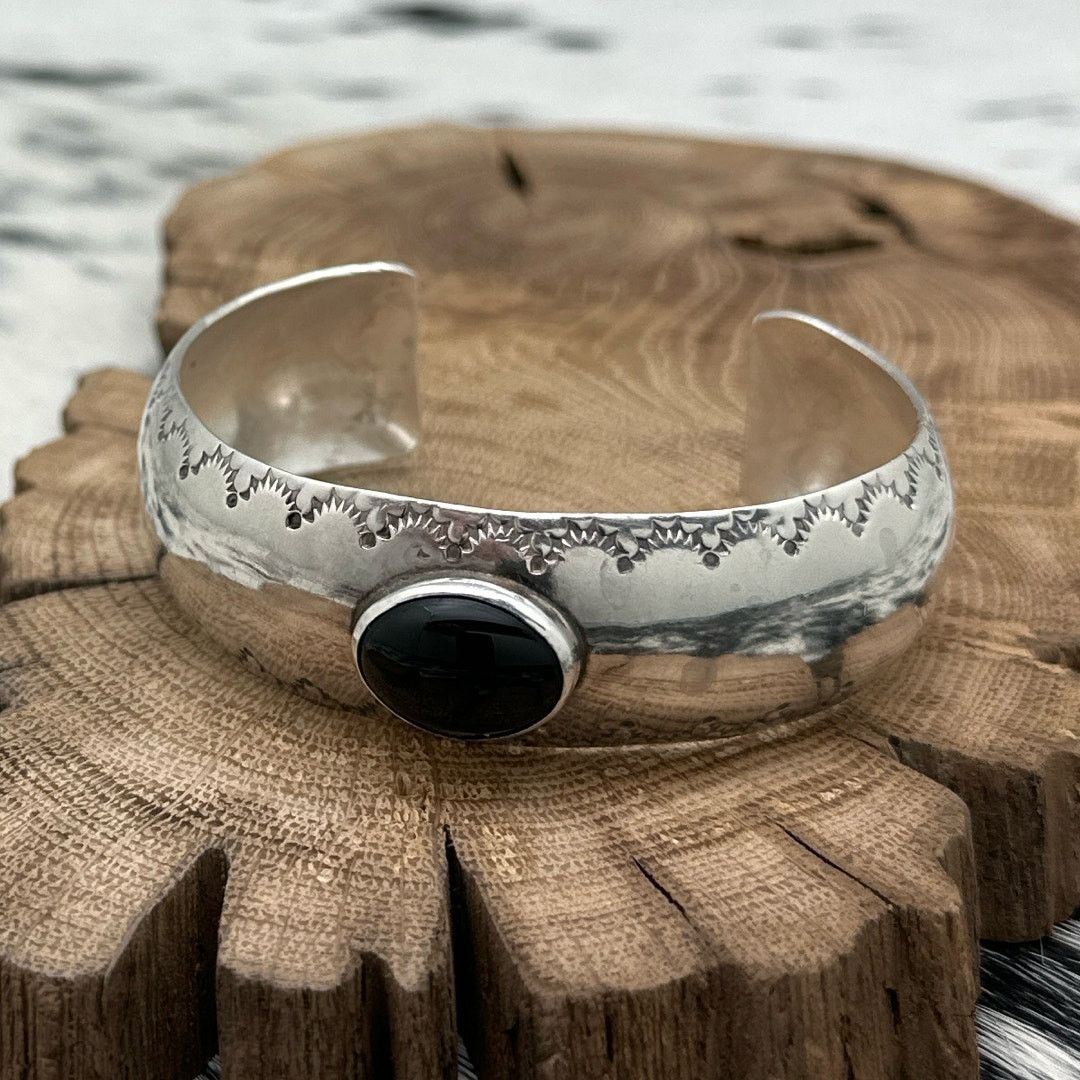 Native 1980s Native American NAVAJO Sterling & Onyx Cuff Bracelet Size ONE SIZE - 2 Thumbnail