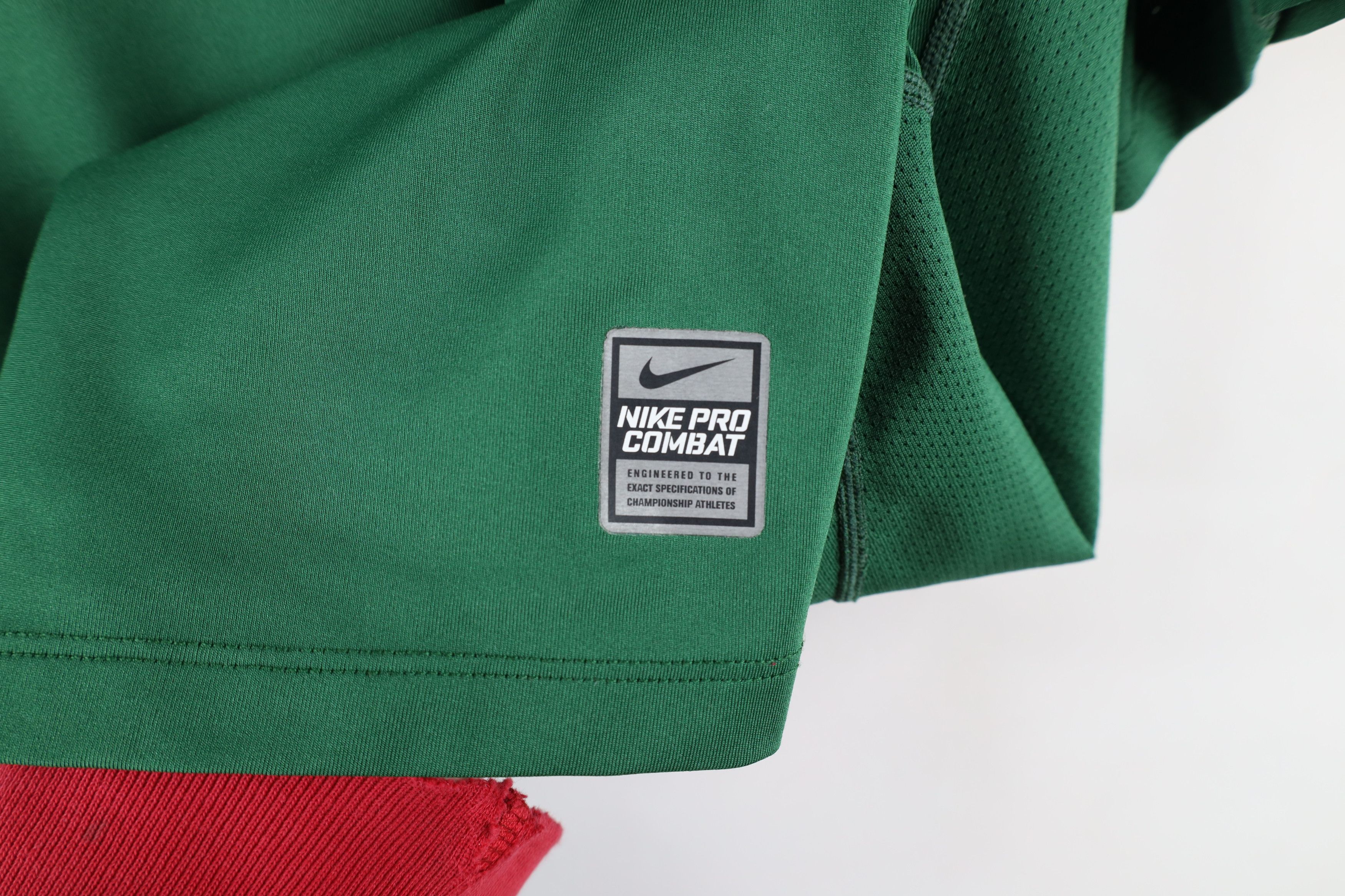 Vintage Nike Pro Combat Fitted Training Short Sleeve T-Shirt Green Size US XL / EU 56 / 4 - 6 Thumbnail