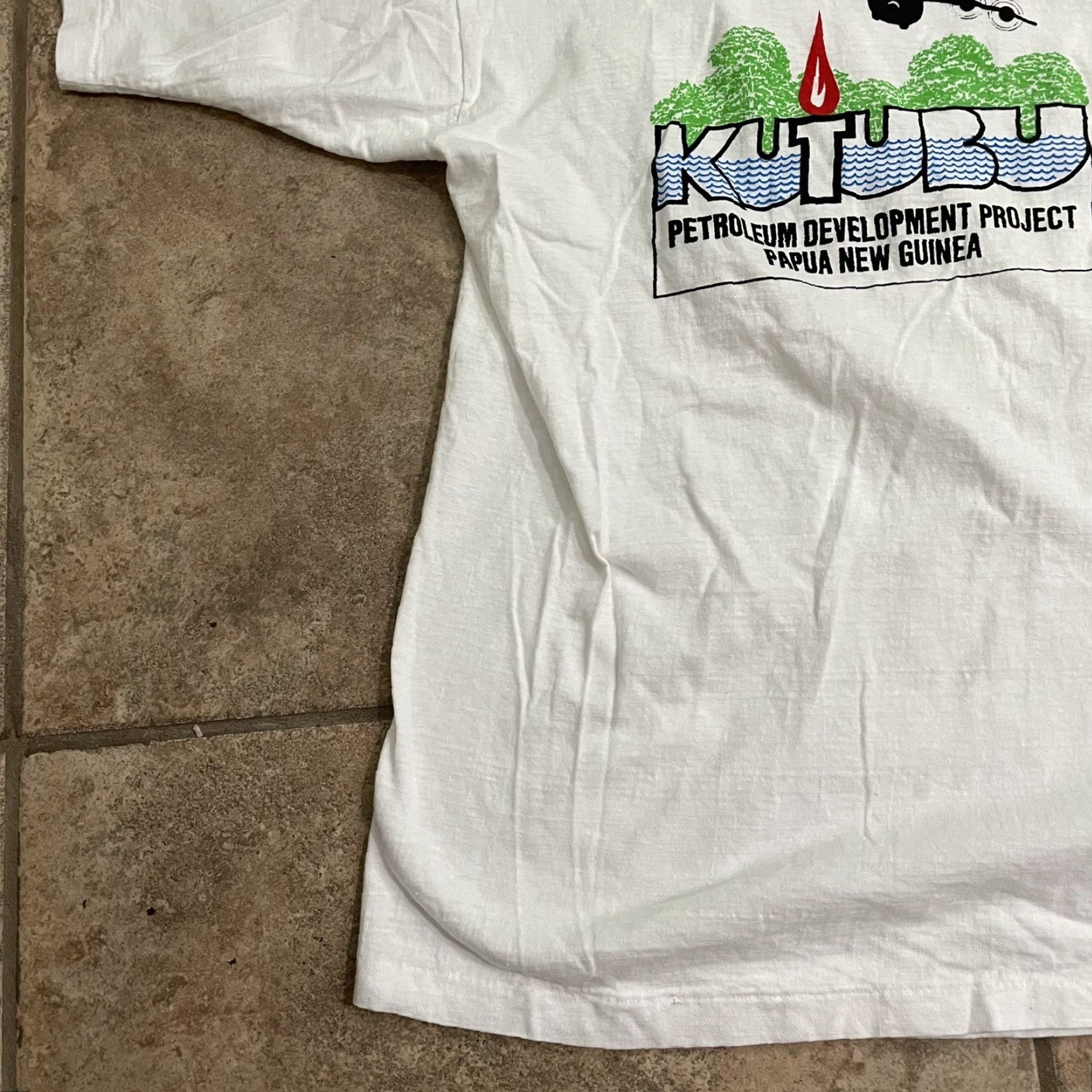 Vintage VINTAGE KUTUBU Tee Mens Size L White Graphic Single Stitch Shirt Size US L / EU 52-54 / 3 - 3 Thumbnail