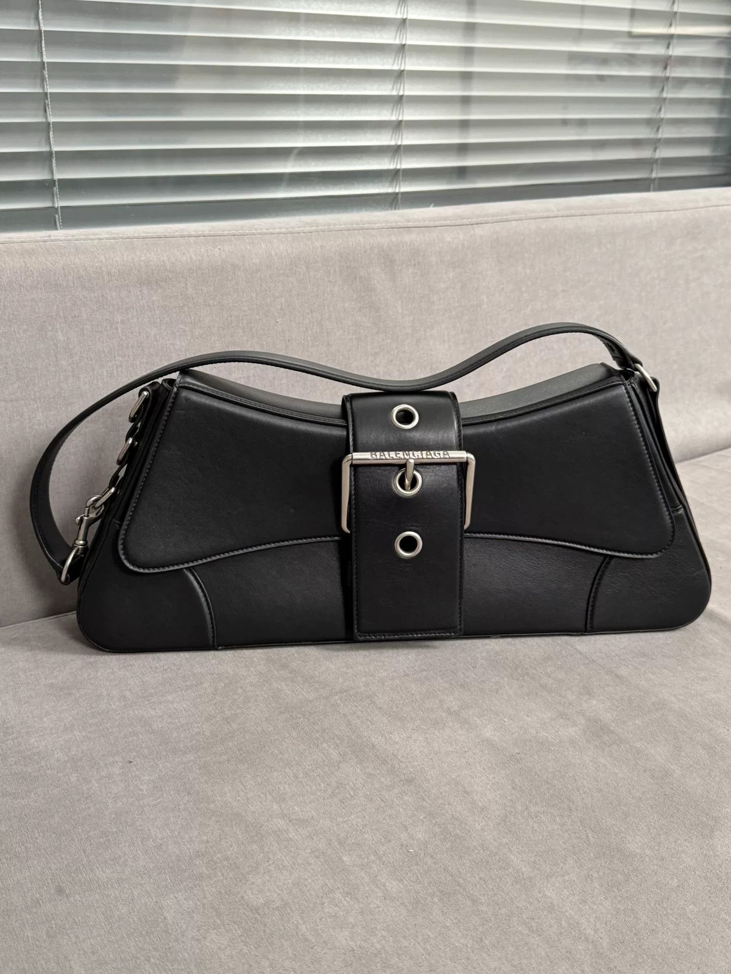 Balenciaga Balenciaga Lindsay Shoulder Bag Large New Size ONE SIZE - 1 Thumbnail