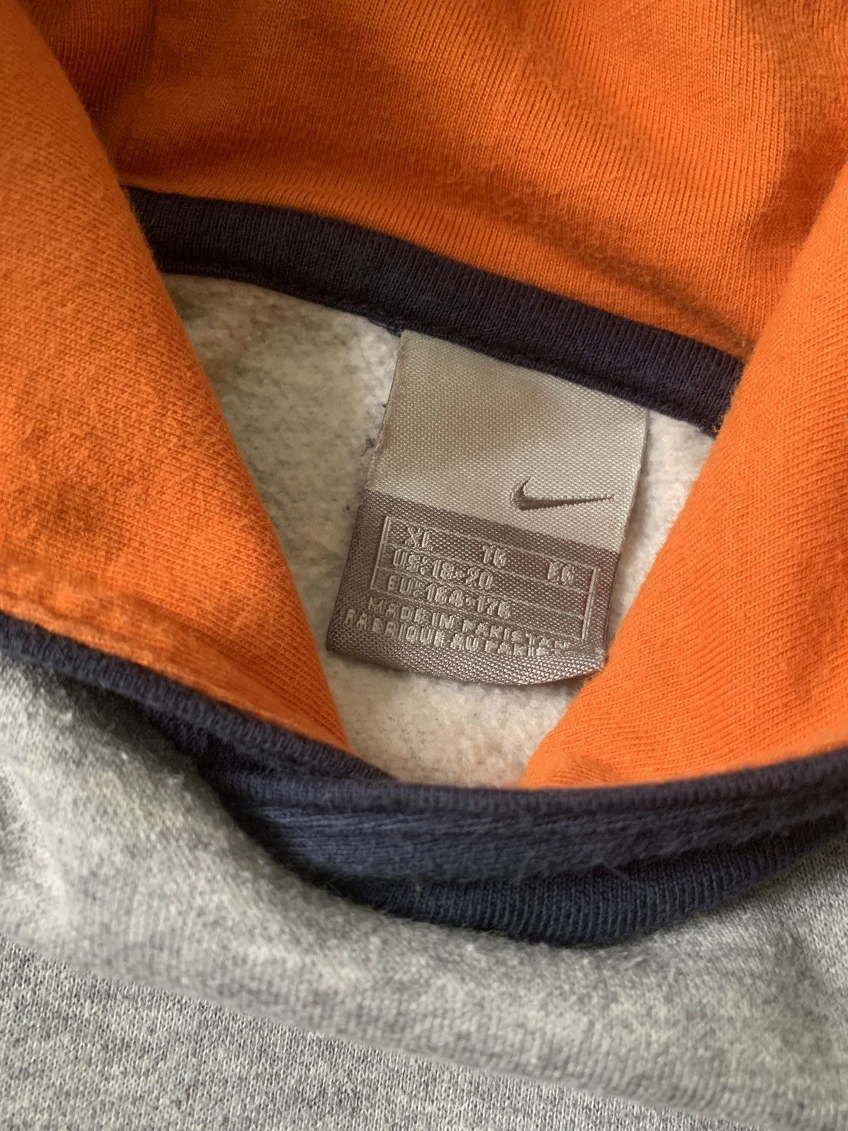 Nike Vintage Nike Y2K Hoodie Big Logo Center Swoosh Size US S / EU 44-46 / 1 - 9 Thumbnail