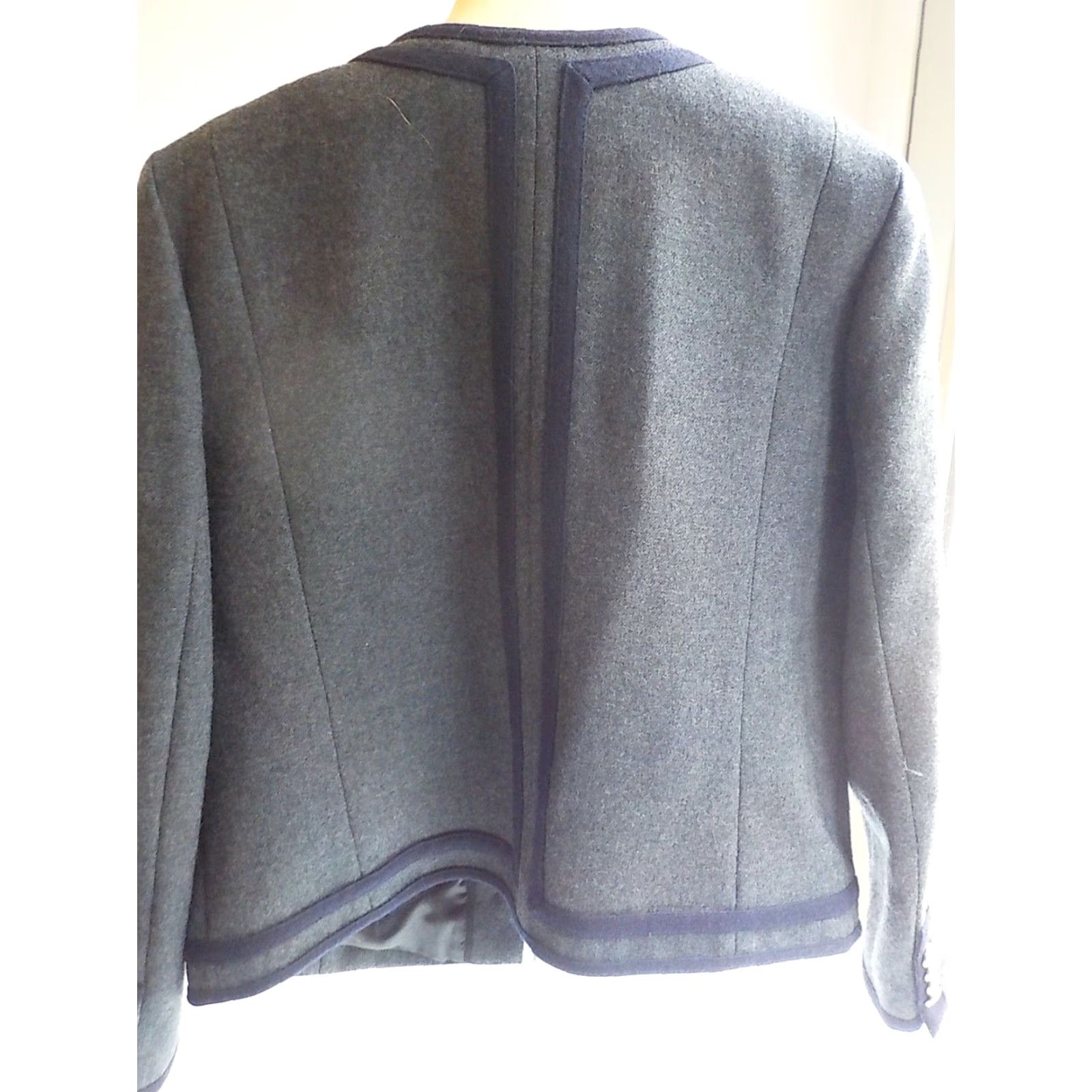 J.Crew J. Crew Wool Blazer 100% Wool Button Front Short Gray Navy Trim SZ 8 Womens Jacket Size 30" / US 8 / IT 44 - 4 Thumbnail