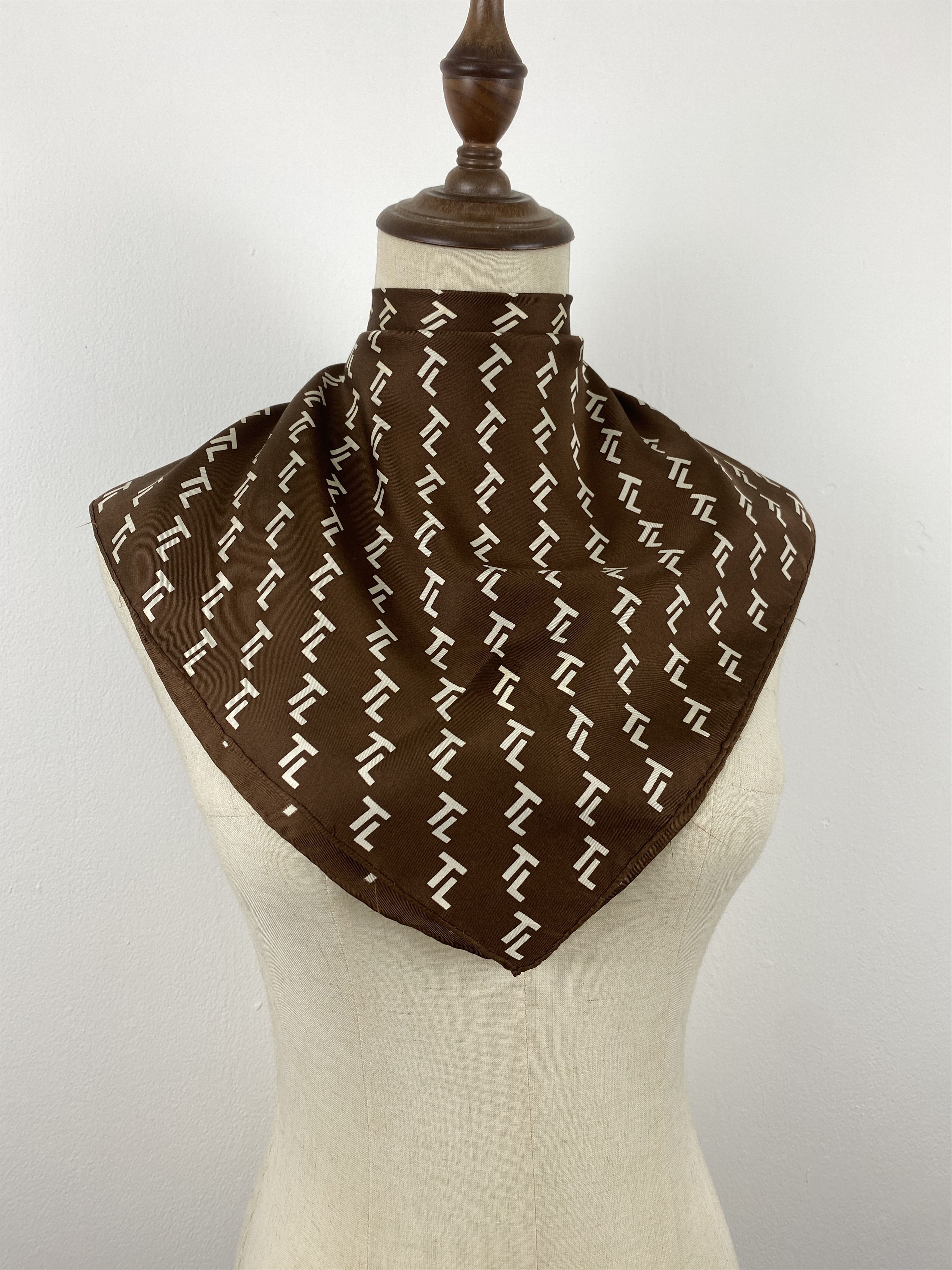 Vintage Vintage Monogram Silk Scarf SN0131 Size ONE SIZE - 2 Thumbnail