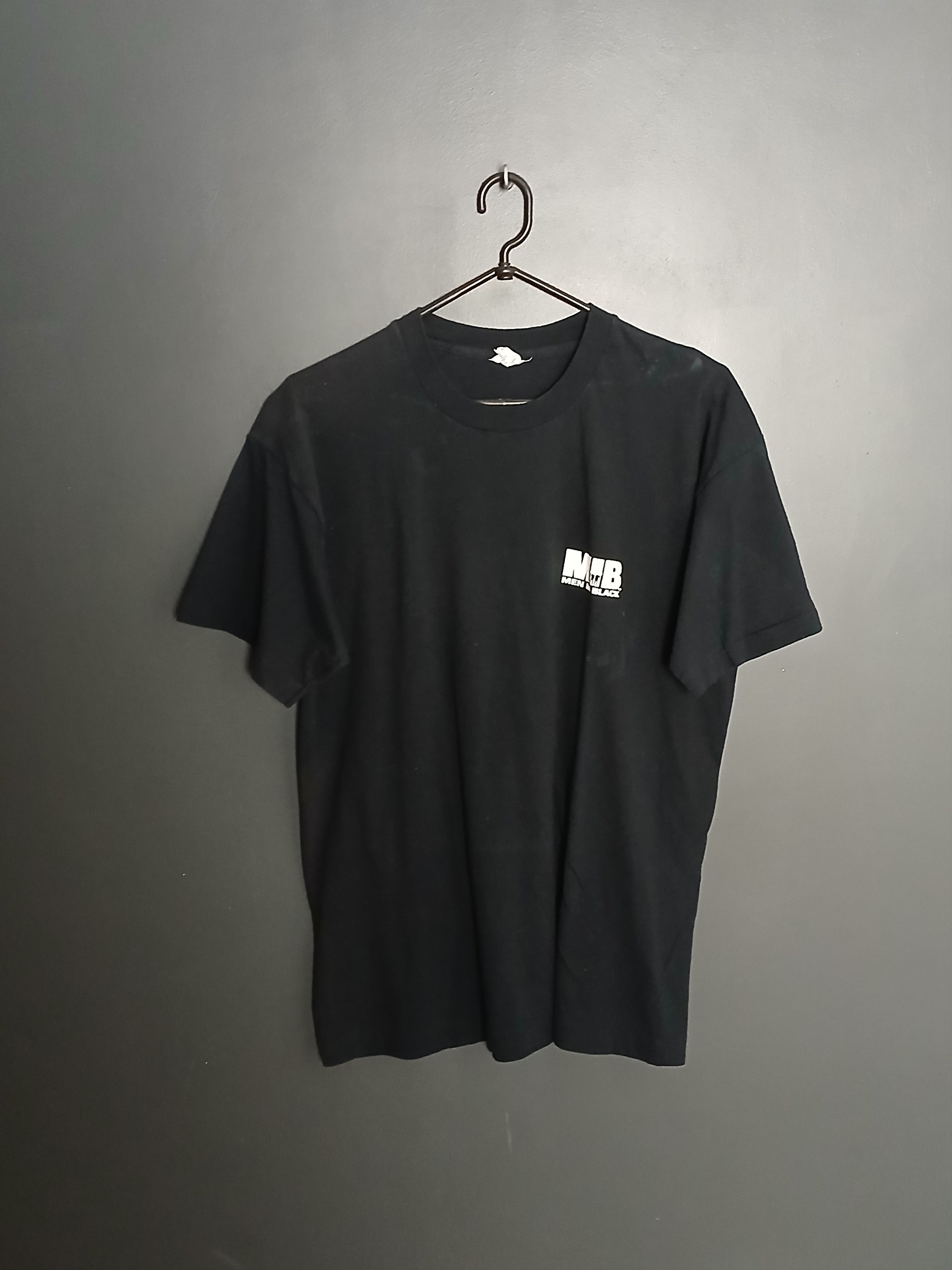 Vintage Vintage Man In Black Movie Single Stitch T-Shirt Size US L / EU 52-54 / 3 - 1 Thumbnail