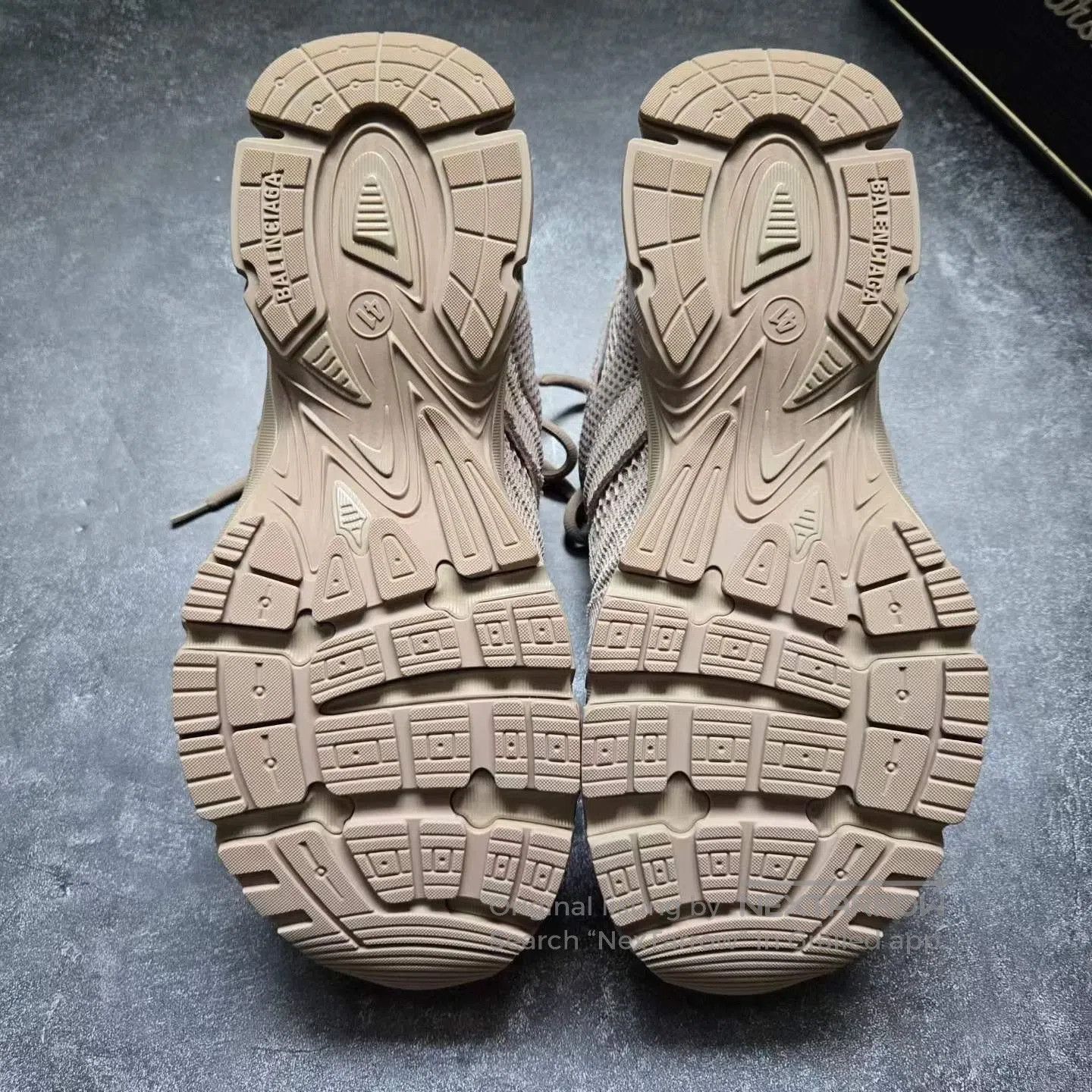 Balenciaga BALENCIAGA PHANTOM Desert Gray Sneakers. Size US 8 / EU 41 - 7 Thumbnail