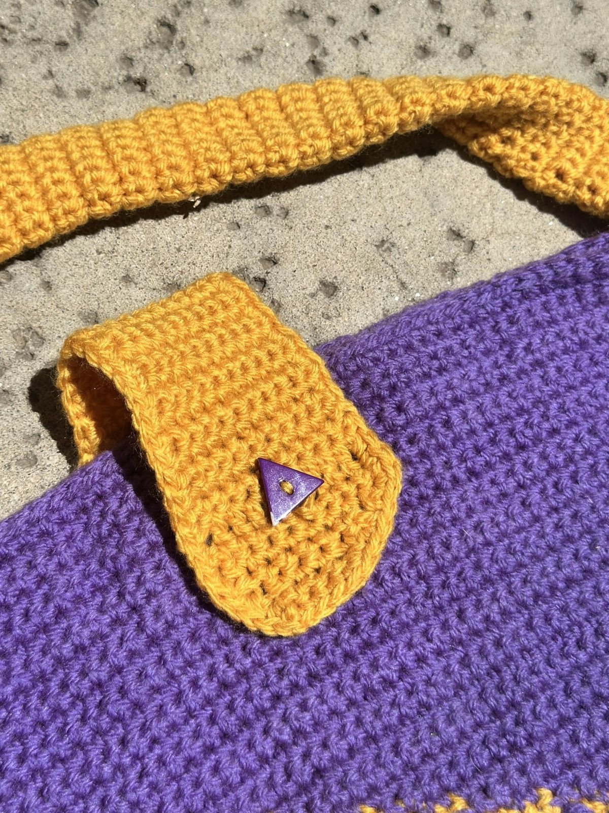 Vintage Vintage Handmade Crochet NBA LA Lakers Bag Tote Size ONE SIZE - 2 Thumbnail