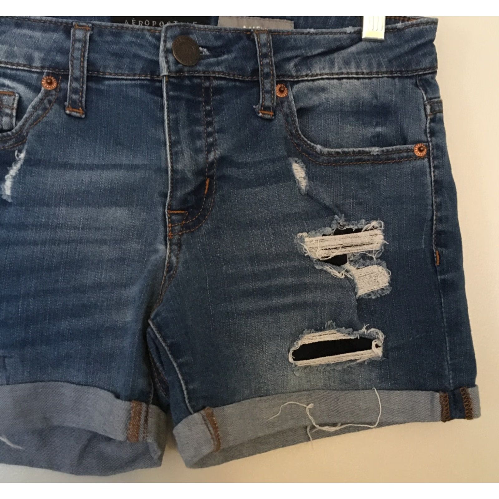 Vintage Aéropostale Women's Midi Jean Shorts Size 2 Distressed Cuffed Denim Blue Size 26" / US 2 / IT 38 - 3 Thumbnail