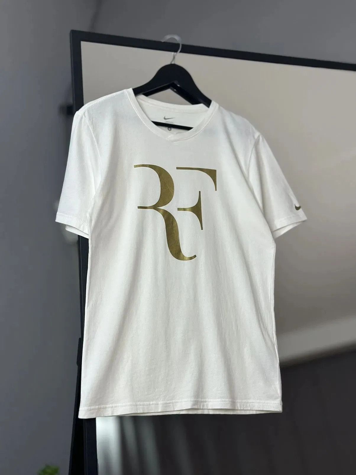 Vintage Vintage Roger Federer Nike RF tennis soccer tee T-shirt Size US S / EU 44-46 / 1 - 1 Thumbnail