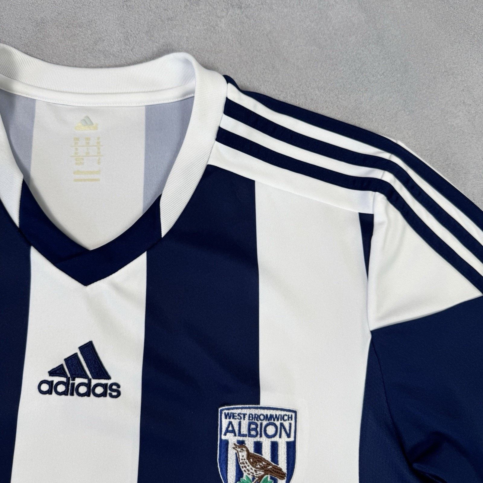 Adidas Vintage West Bromwich Albion 2013 2015 Soccer Jersey Size M Size US M / EU 48-50 / 2 - 3 Thumbnail