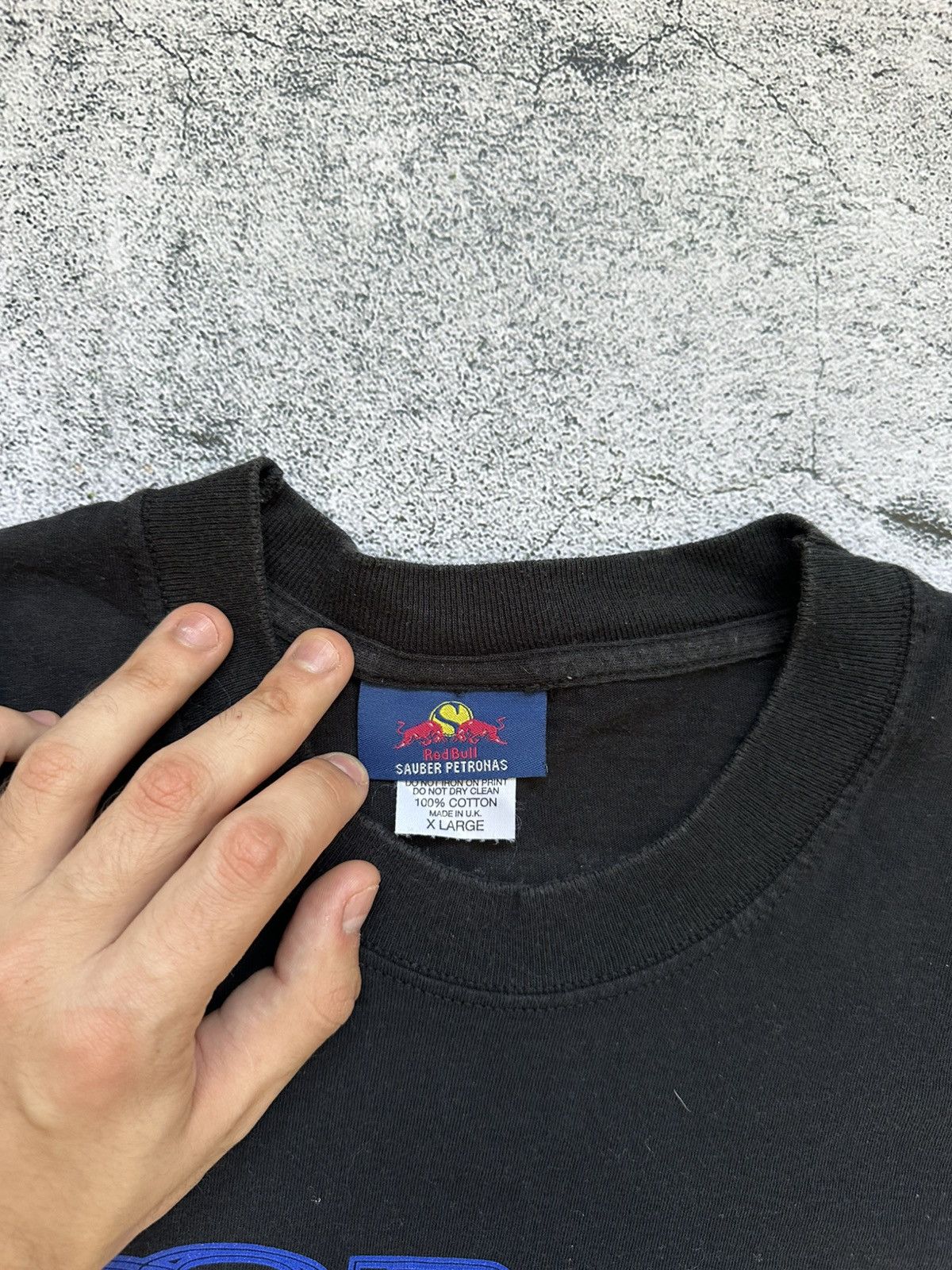 Red Bull Vintage Red Bull Sauber Patronas T-shirt Formula 1 Racing Size US L / EU 52-54 / 3 - 7 Thumbnail
