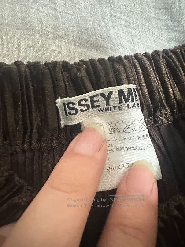 Issey Miyake Issey Miyake Main Line Chocolate-colored Thick Velvet Midi Size 25" / US 0 / IT 36 - 2 Thumbnail