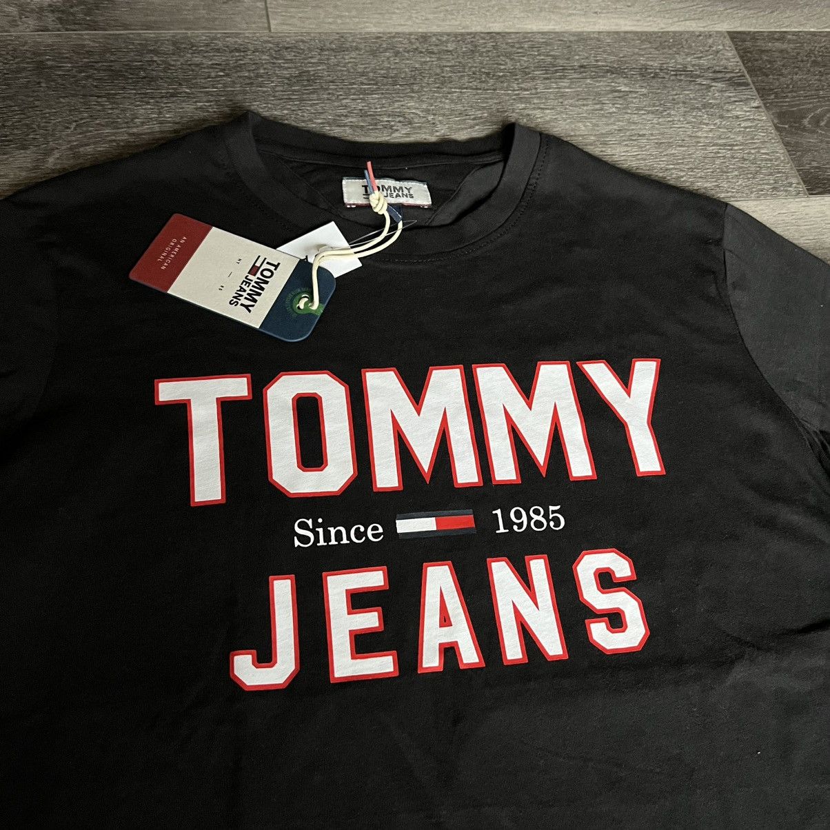 Tommy Hilfiger × Tommy Jeans New Vintage Style Tommy Jeans Hilfiger Basic Logo Tee Shirt Size US S / EU 44-46 / 1 - 2 Thumbnail