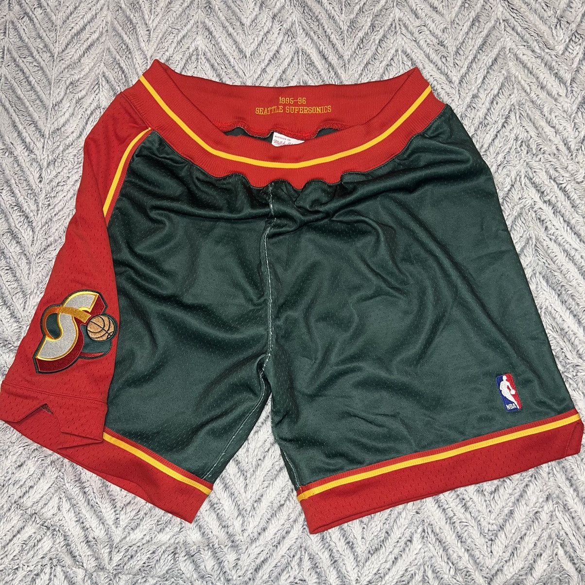 Mitchell & Ness × Vintage NEW AUTHENTIC Mitchell & Ness NBA Shorts Seattle SuperSonics Size US 38 / EU 54 - 1 Thumbnail