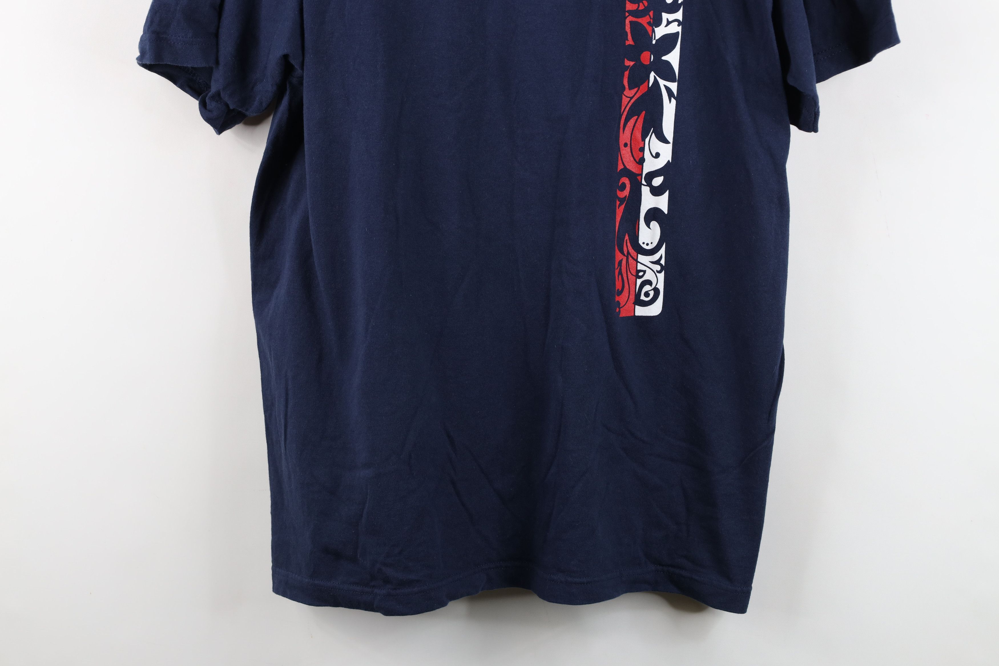 Reebok Vintage 90s Y2K Reebok Spell Tribal Flower T-Shirt Navy Blue Size US L / EU 52-54 / 3 - 3 Thumbnail