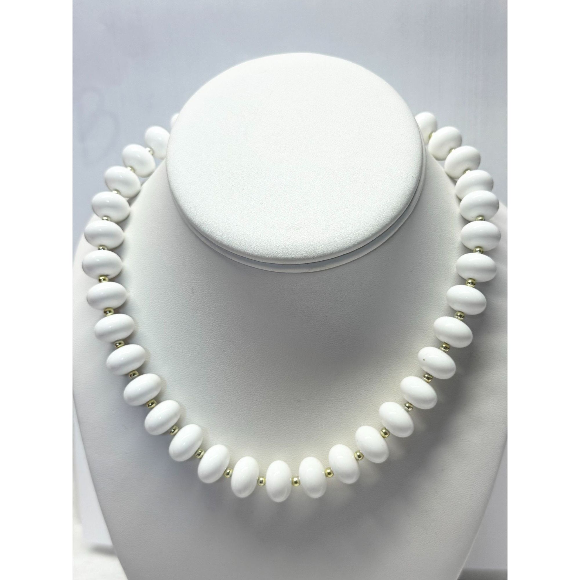 Vintage Vintage white beaded collar choker necklace Size ONE SIZE - 1 Thumbnail