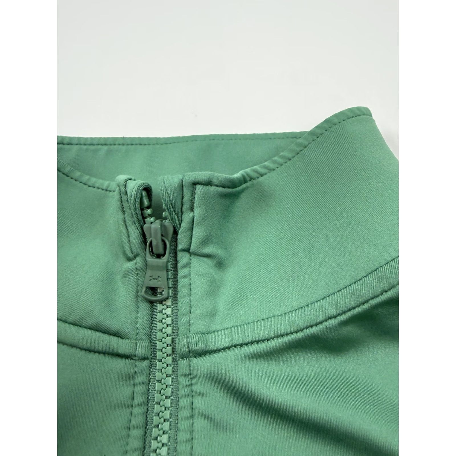 Under Armour Under Armour Track Jacket Womens Medium Green Full Zip Logo HeatGear Size M / US 6-8 / IT 42-44 - 4 Thumbnail