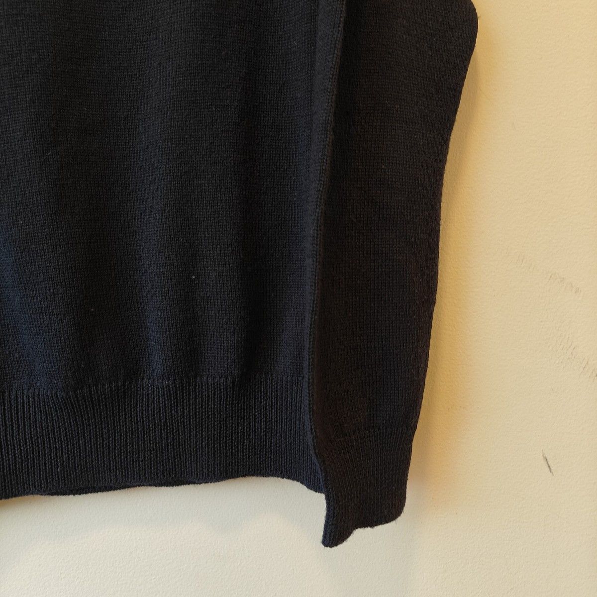 Drake's black merino wool v neck sweater size m fits s Italy Size US M / EU 48-50 / 2 - 6 Thumbnail