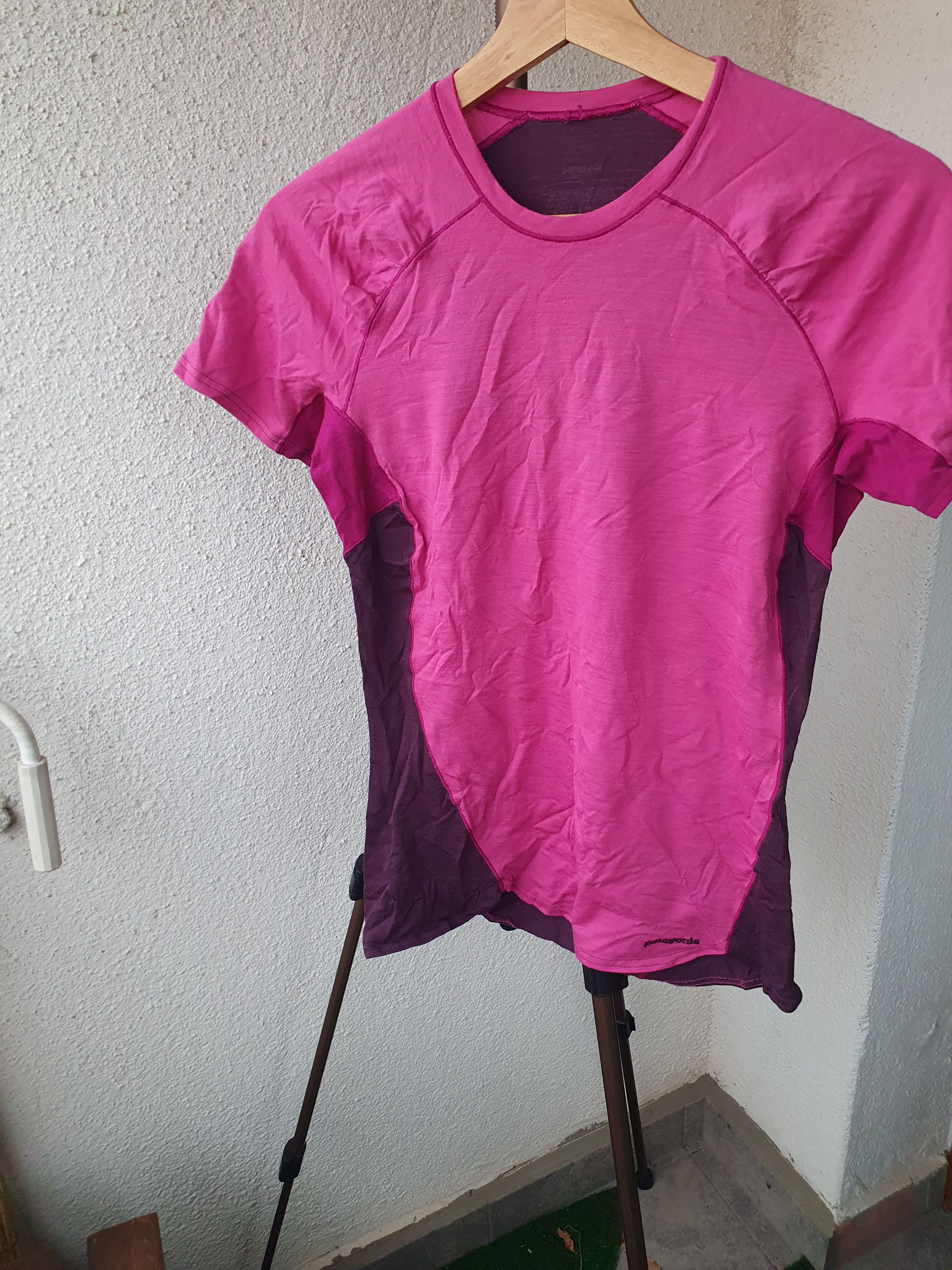 Patagonia Patagonia Womens Base Layer T-shirt Two Tone sz S Size S / US 4 / IT 40 - 2 Thumbnail