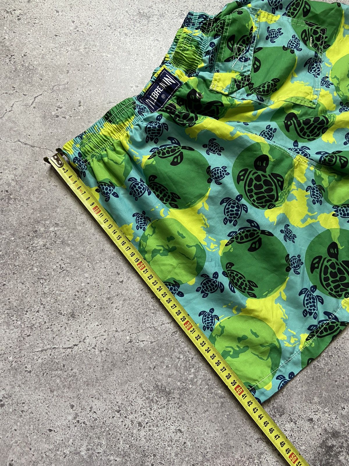 Vilebrequin Vilebrequin Turtle Print Beach Shorts XL Size US 36 / EU 52 - 9 Thumbnail