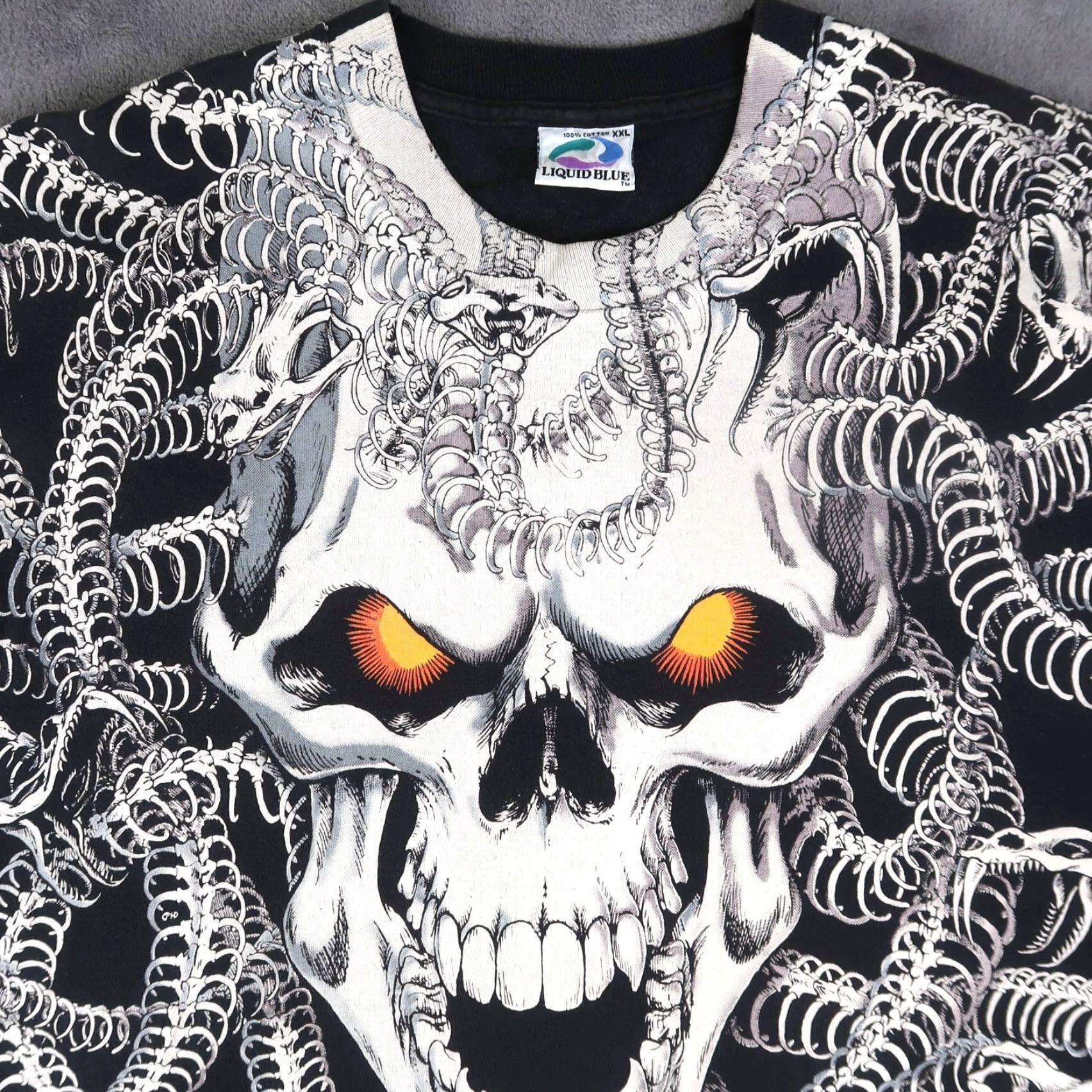 Liquid Blue VINTAGE Liquid Blue T-Shirt Men 2XL Black 90s Skull Snake Medusa Graphic 1993 Size US XXL / EU 58 / 5 - 3 Thumbnail