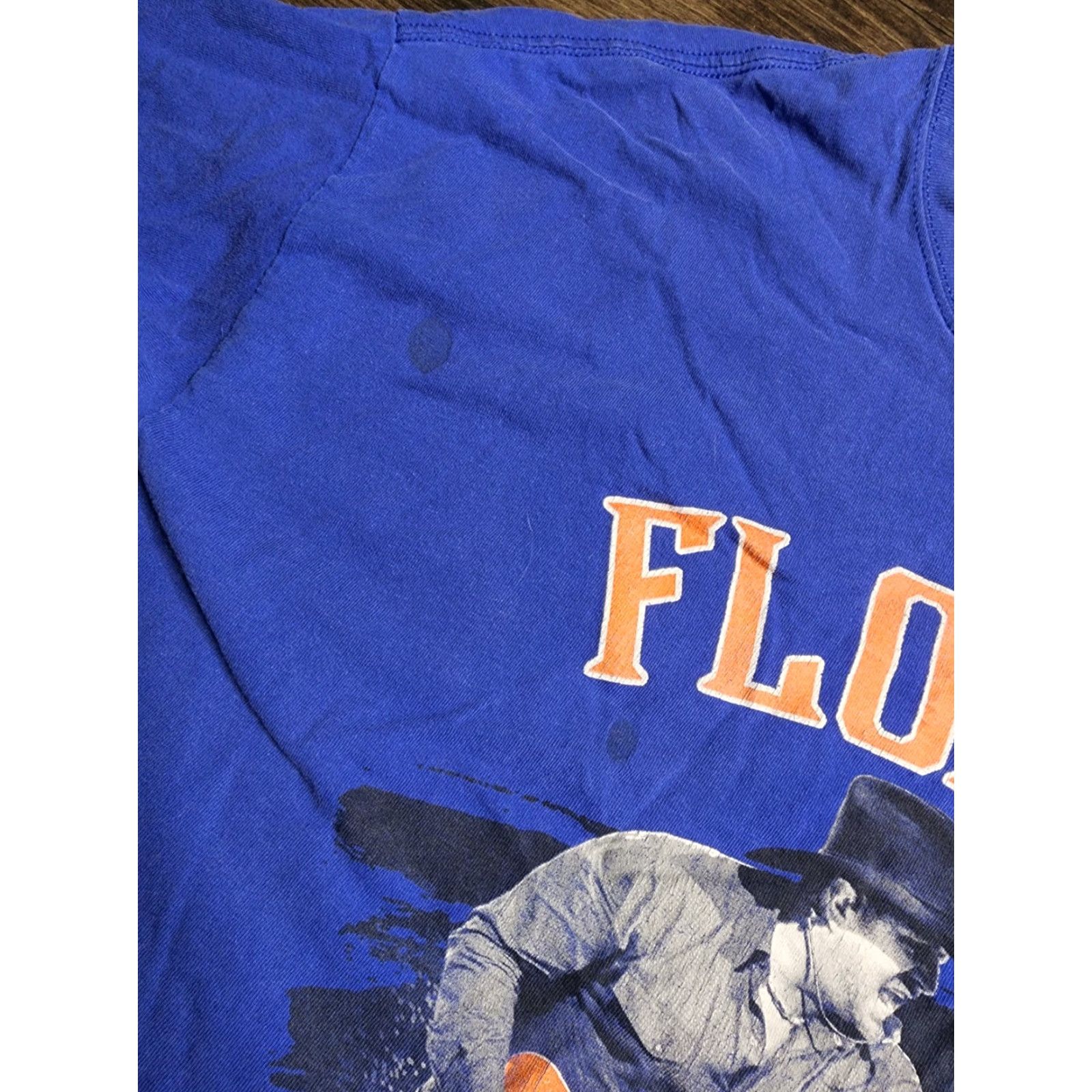 Hanes Mens XL Garth Brooks Florida Gators T-Shirt Blue Stadium Tour Distressed Size US XL / EU 56 / 4 - 4 Thumbnail