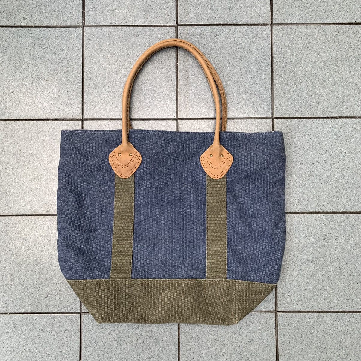 L.L. Bean Genuine LL BEAN Boat Tote Bag Full Grain Leather vintage Size ONE SIZE - 5 Thumbnail