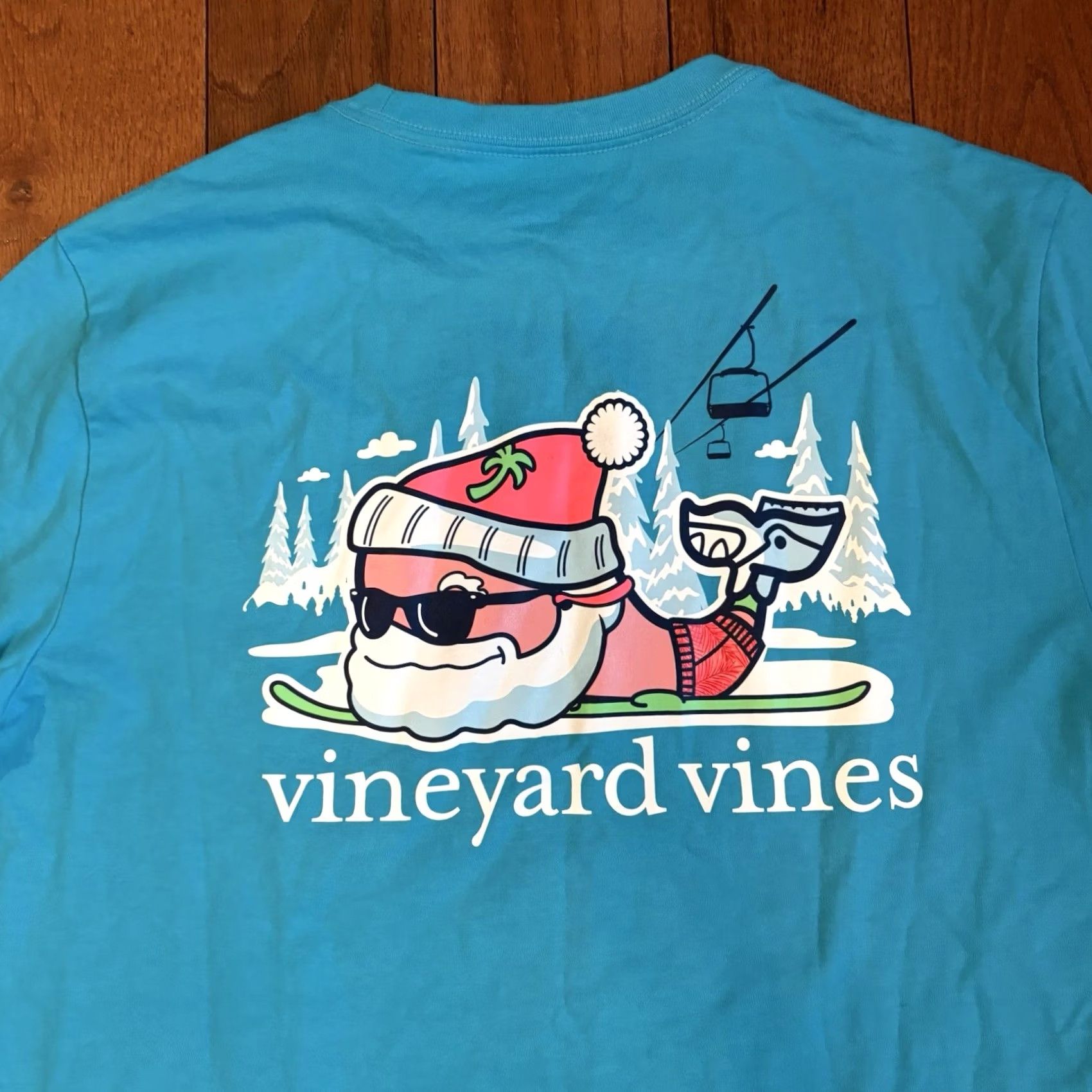 Vineyard Vines Mens Vineyard Vines T Shirt Snowboarding Santa Whale Blue M Cotton Size US M / EU 48-50 / 2 - 2 Thumbnail