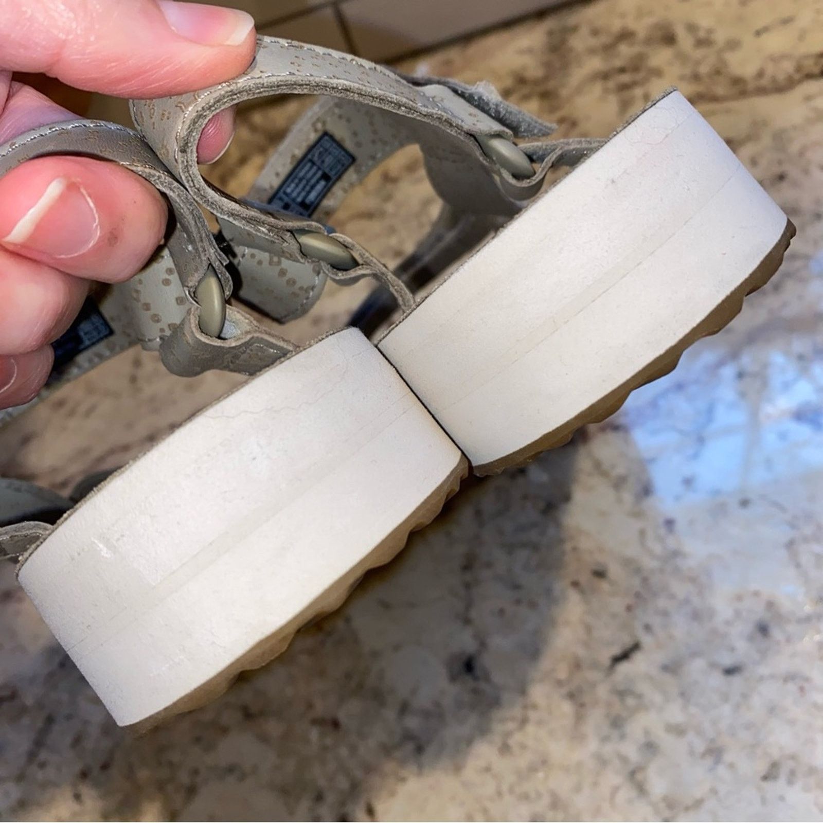 Teva TEVA Womens $116 Leather Sanborn Universal Star Sandal Gry 9 Size US 9 / IT 39 - 8 Thumbnail