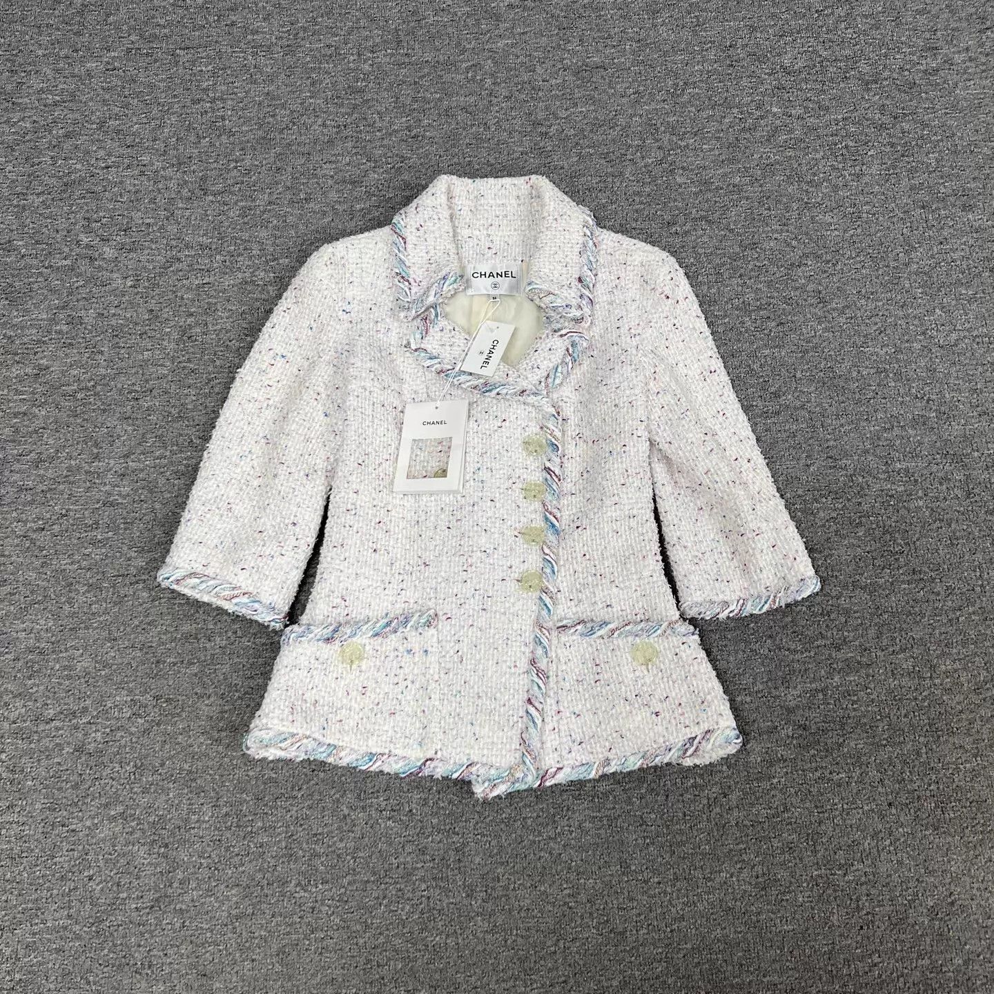 Chanel Chanel Classic Tweed Jacket Multi Dot Trim Slim 9/10 NWT Size XS / US 0-2 / IT 36-38 - 1 Thumbnail