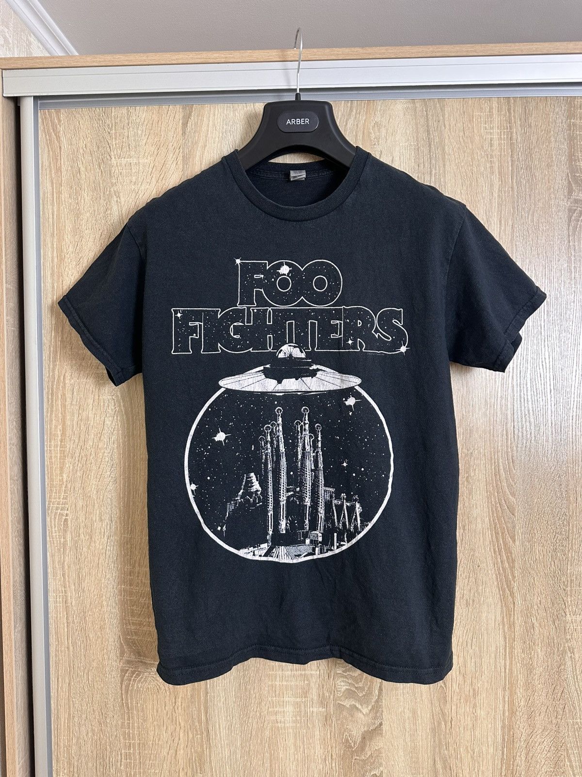 Band Tees 🔥 Foo Fighters UFO Aliens Art Band Rock T Shirt Space Tour Size US M / EU 48-50 / 2 - 2 Thumbnail
