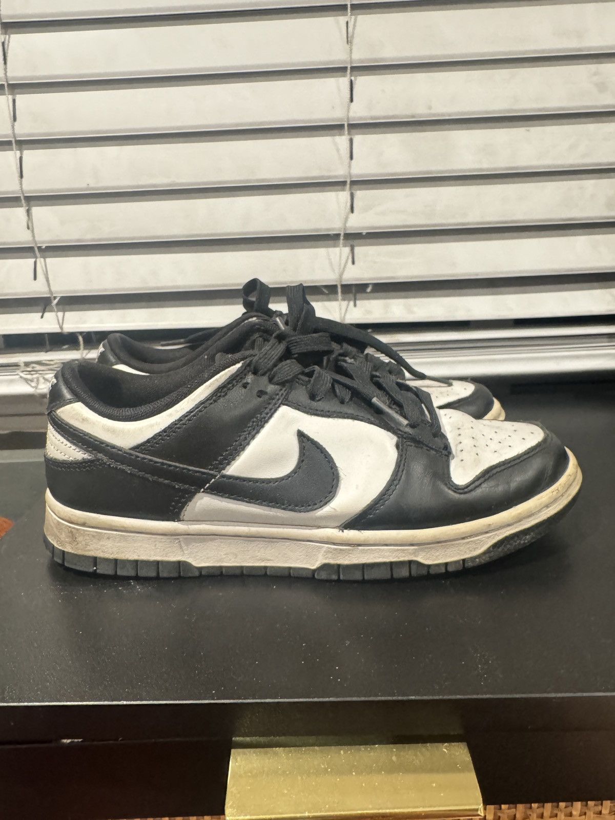 Nike NIKE PANDA DUNKS GREAT CONDTION Size US 6.5 / EU 39-40 - 2 Thumbnail