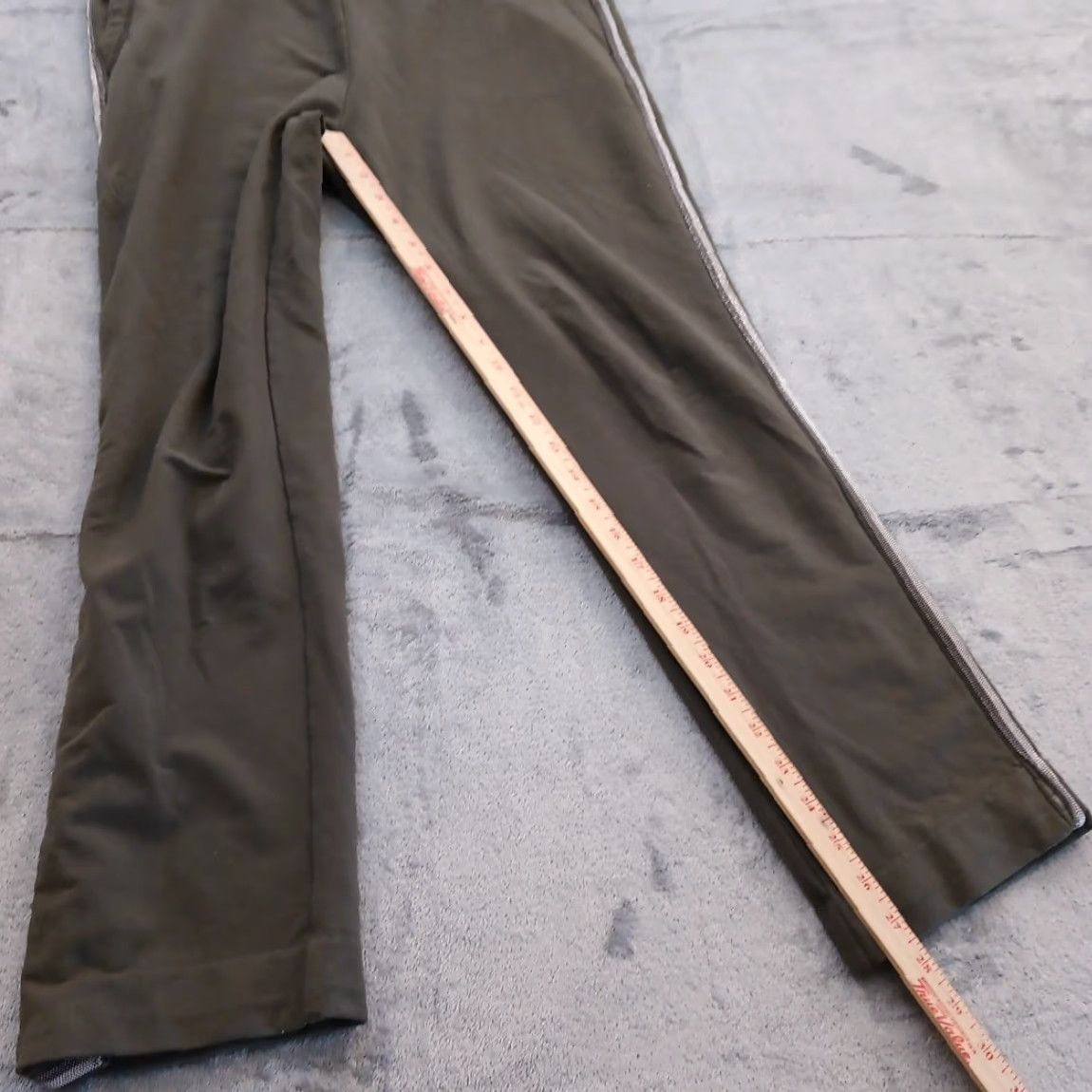 Vintage Chico's Zenergy Ankle Pants Womens 8 Gray Tuxedo Stripe Pull On Elastic Pocket Straight 27.5in Inseam Mens Womens Girls Size 30" / US 8 / IT 44 - 5 Thumbnail
