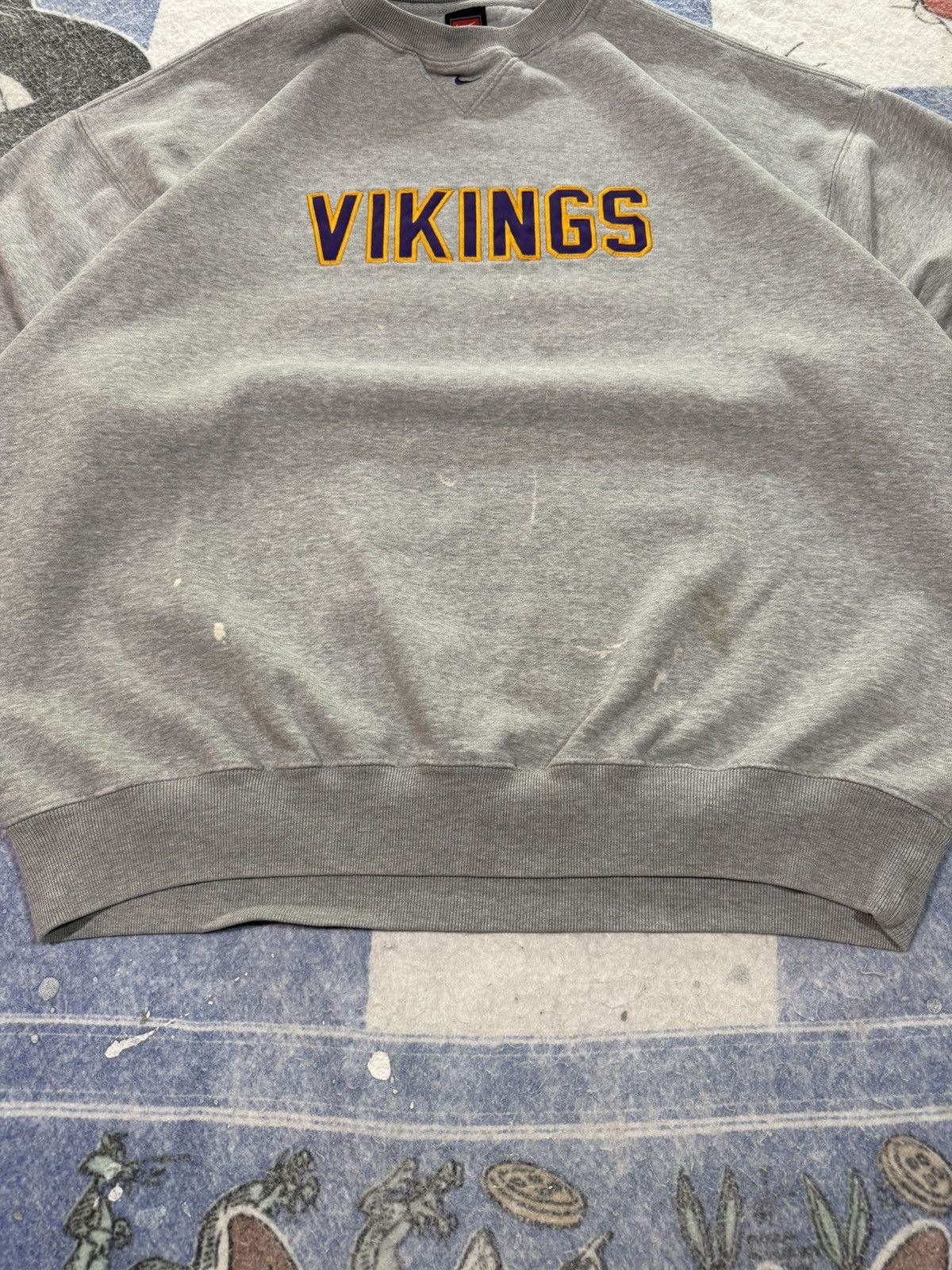 Vintage Vintage Minnesota Vikings Nike center swoosh crewneck Size US XL / EU 56 / 4 - 5 Thumbnail