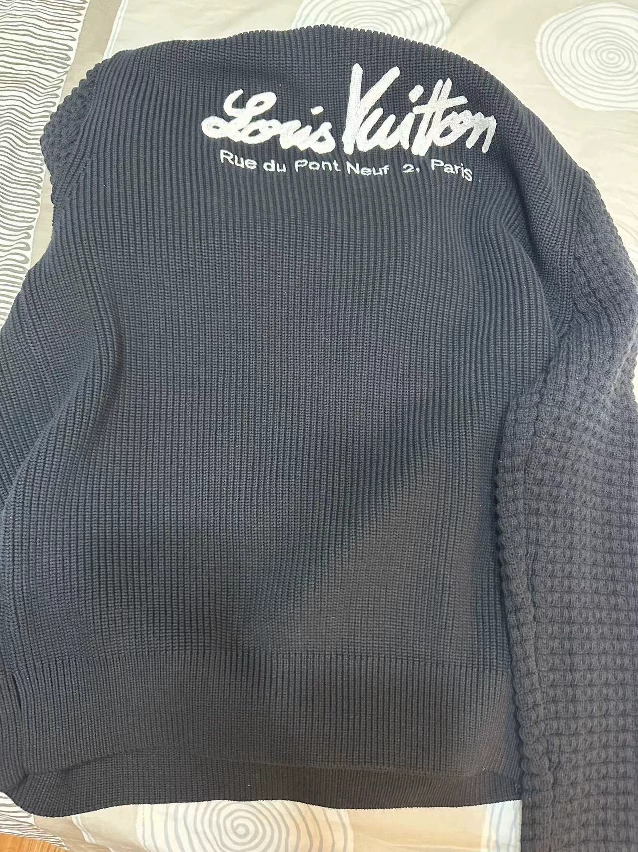 Louis Vuitton LV Authentic Sweater Size US S / EU 44-46 / 1 - 1 Thumbnail