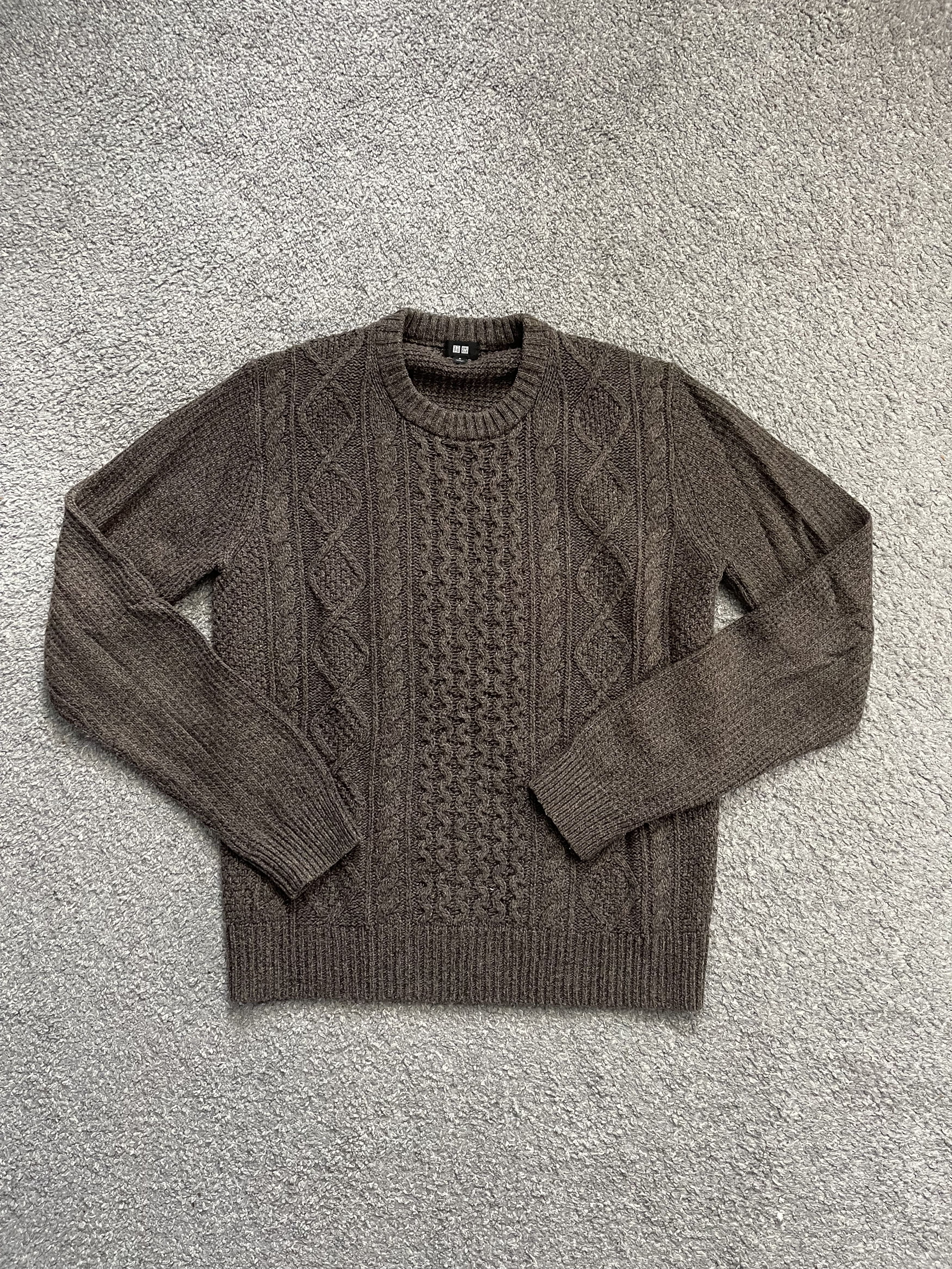 Uniqlo Uniqlo Sweater - Size L Size US L / EU 52-54 / 3 - 1 Preview