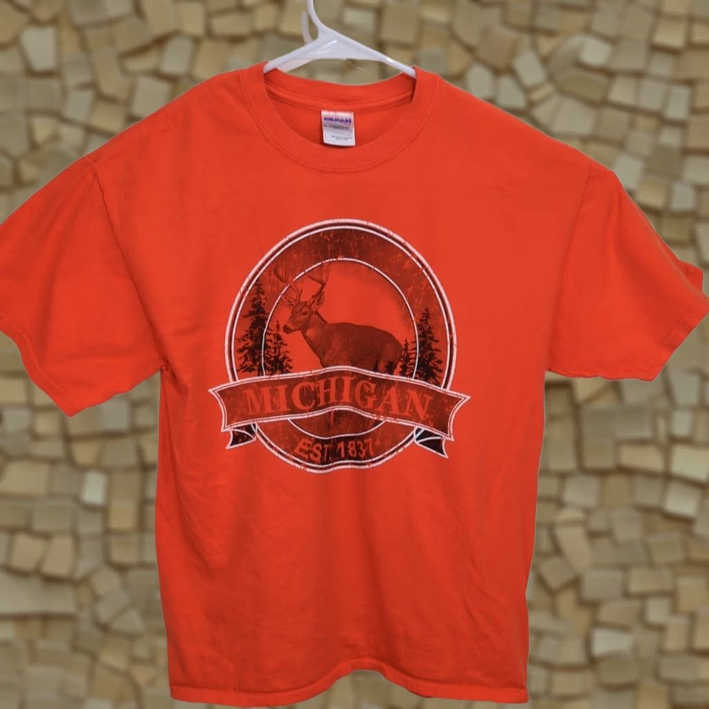Gildan VINTAGE Michigan Deer Large T Shirt Nature Destination Hunt Orange Hunting Gildan Heavy Cotton Men L Orange Deer Logo 90s Size US L / EU 52-54 / 3 - 1 Thumbnail