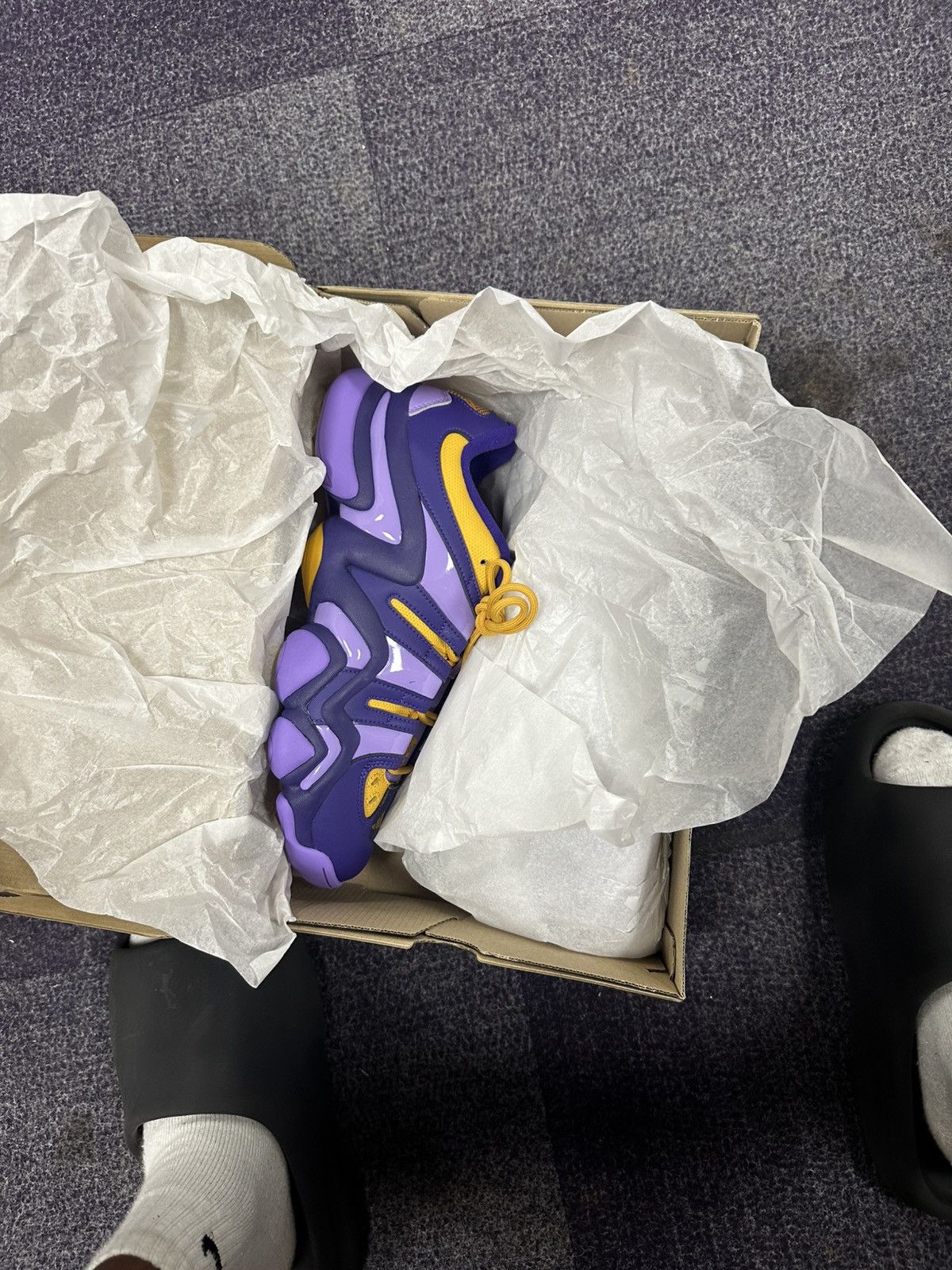 Adidas Crazy 8 adidas (alcorn edition) Size US 12 / EU 45 - 2 Thumbnail