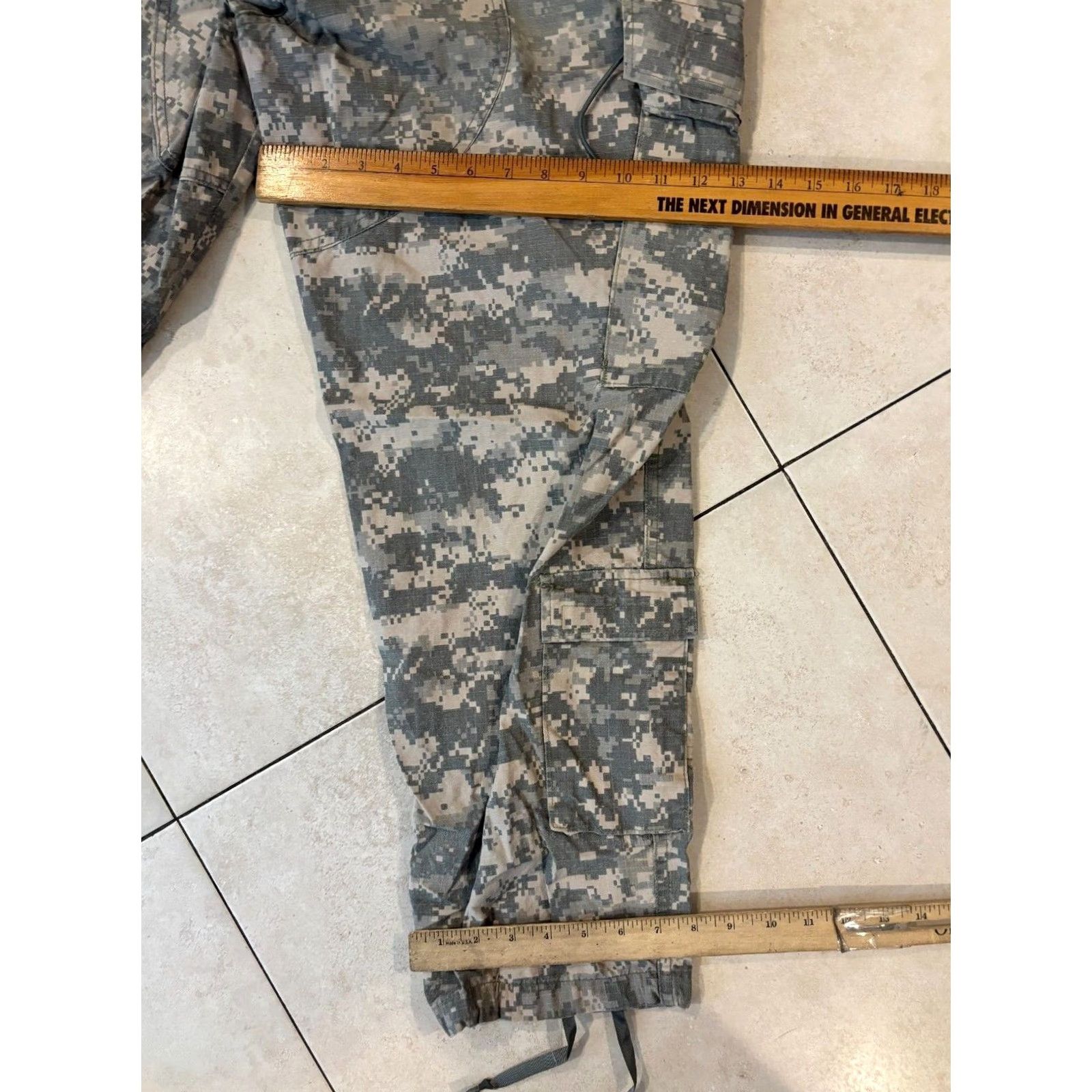 Vintage USAF Desert Camo Pants Mens 32 Regular Beige Cargo 90s Army Outdoor Workwear Belt Loops Pockets Cotton Nylon Straight Front Casual Size US 32 / EU 48 - 8 Thumbnail