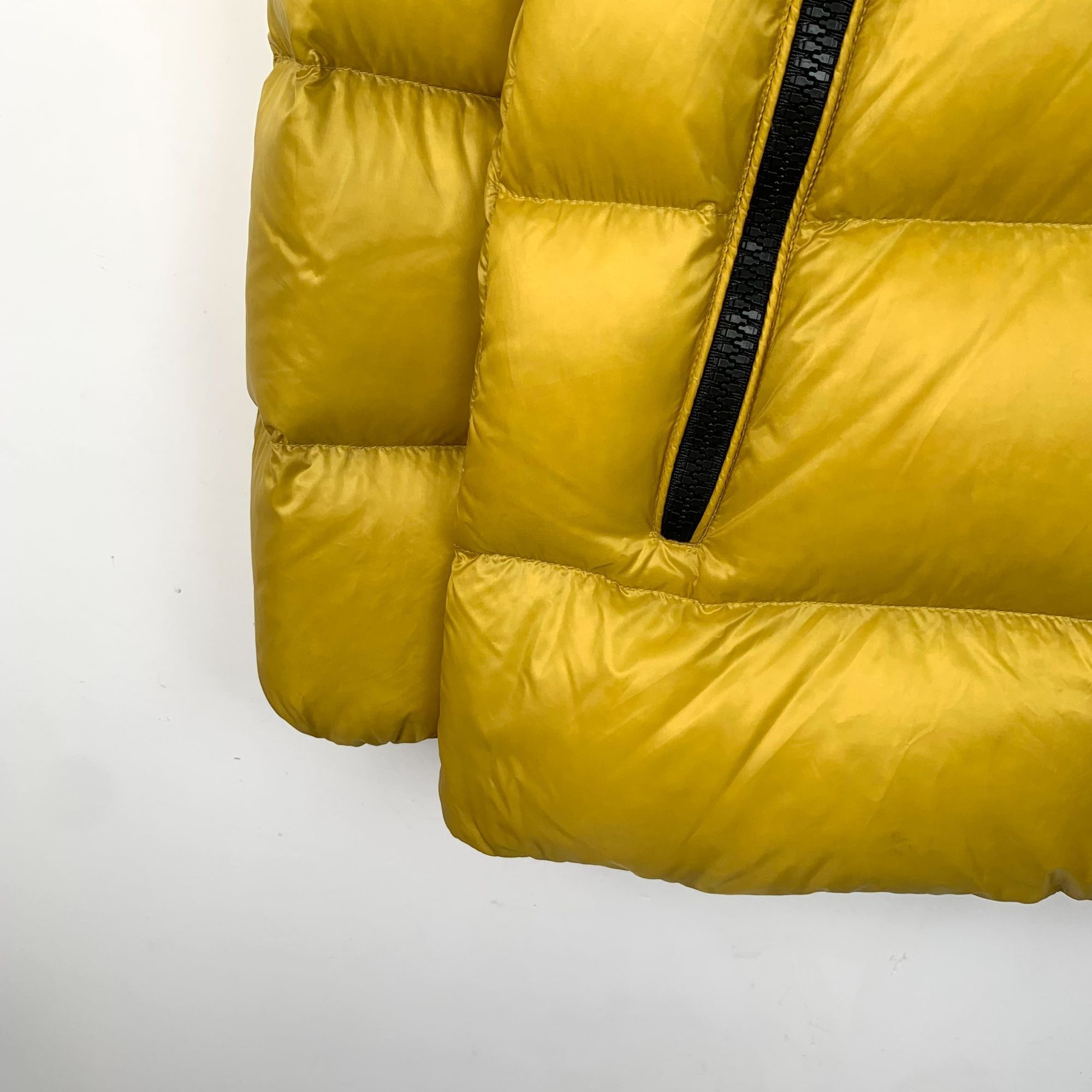 Moncler Moncler Serin Series Yellow Hooded Down Jacket W/ Drawstring Size XS / US 0-2 / IT 36-38 - 6 Thumbnail