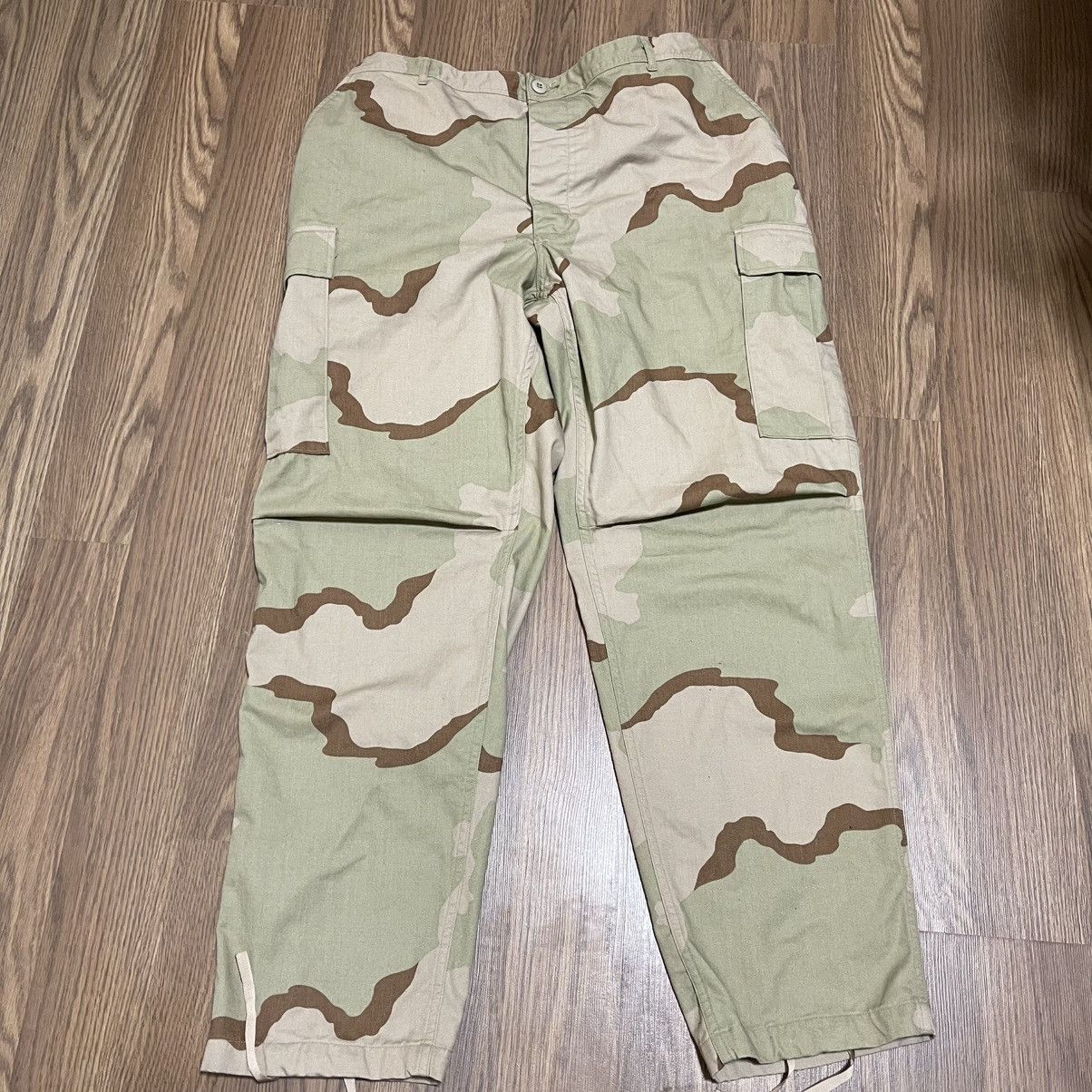 Vintage Vintage Tan Army military desert camo cargo pants 34 38 40 Size US 36 / EU 52 - 1 Thumbnail
