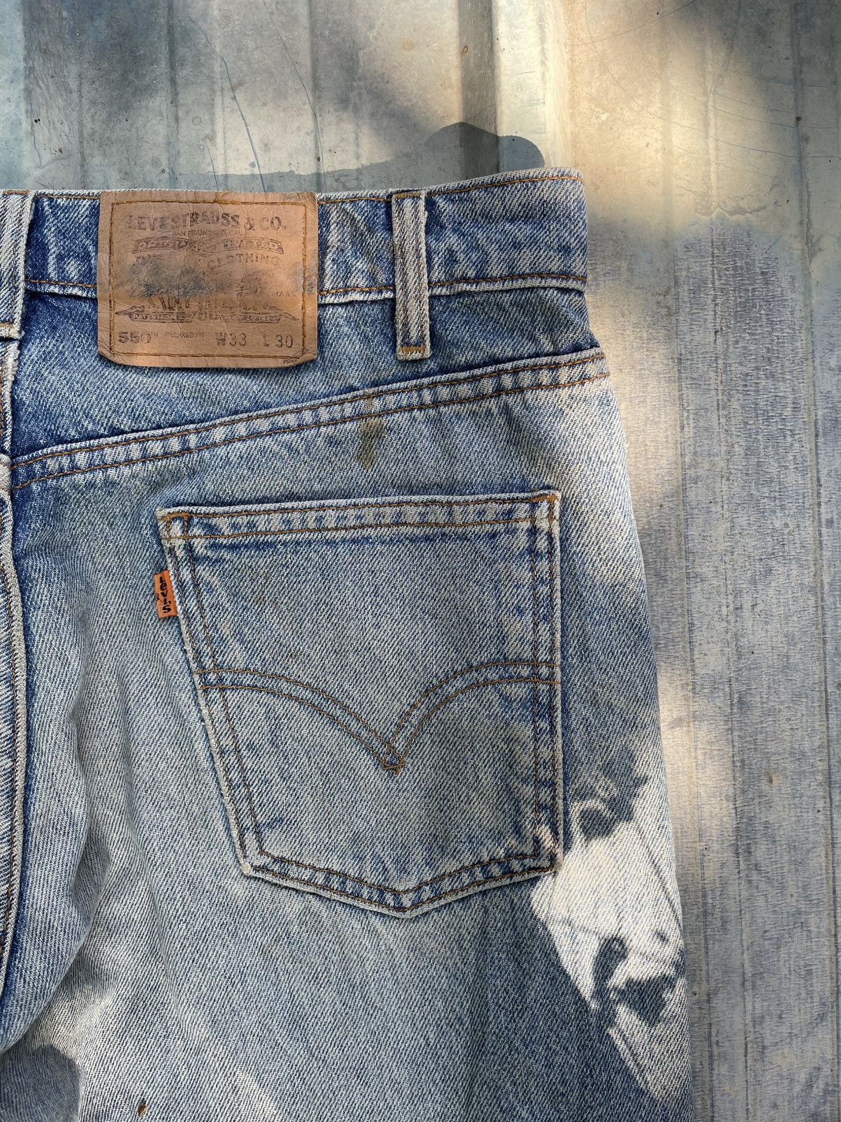 Levi's Levi's 550 straight leg jeans with a worn-in look jeans Size US 33 - 6 Thumbnail